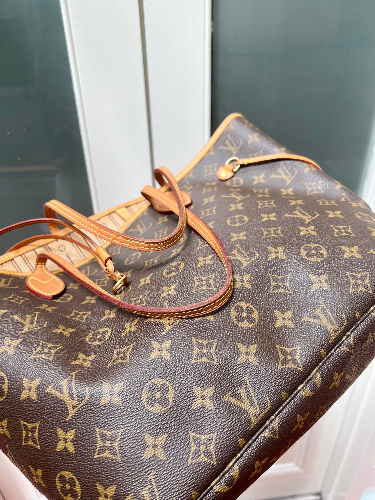 Pre-loved Louis Vuitton Neverfull Leather Tote MM Monogram