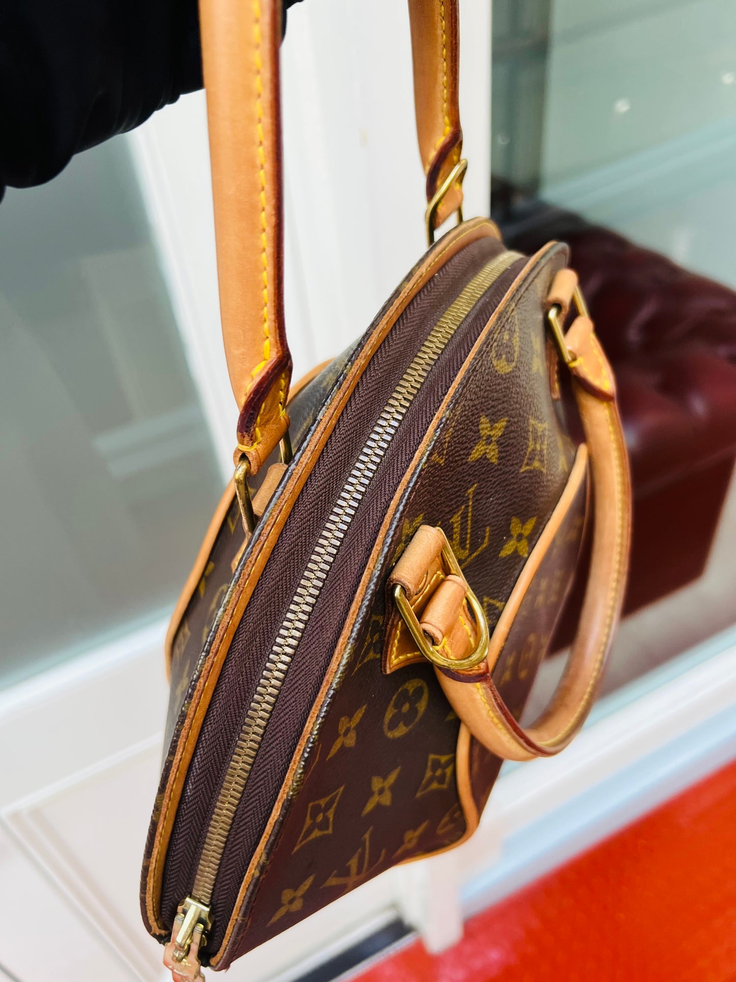 Pre-loved Louis Vuitton Vintage Ellipse PM Monogram Handbag 1998