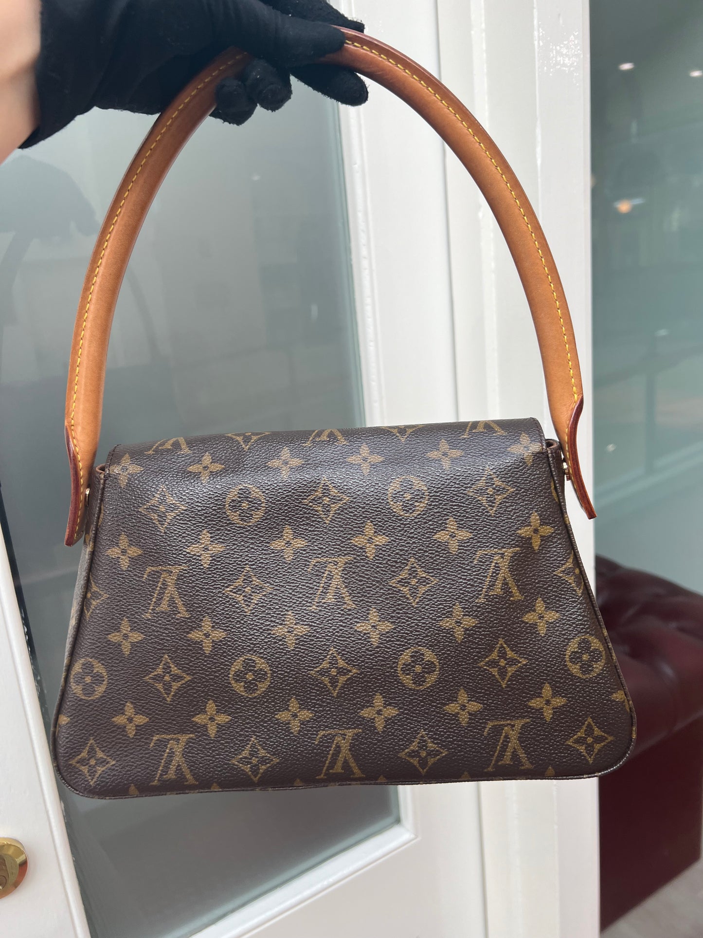 Pre-loved Louis Vuitton Looping PM Handbag Monogram 2001
