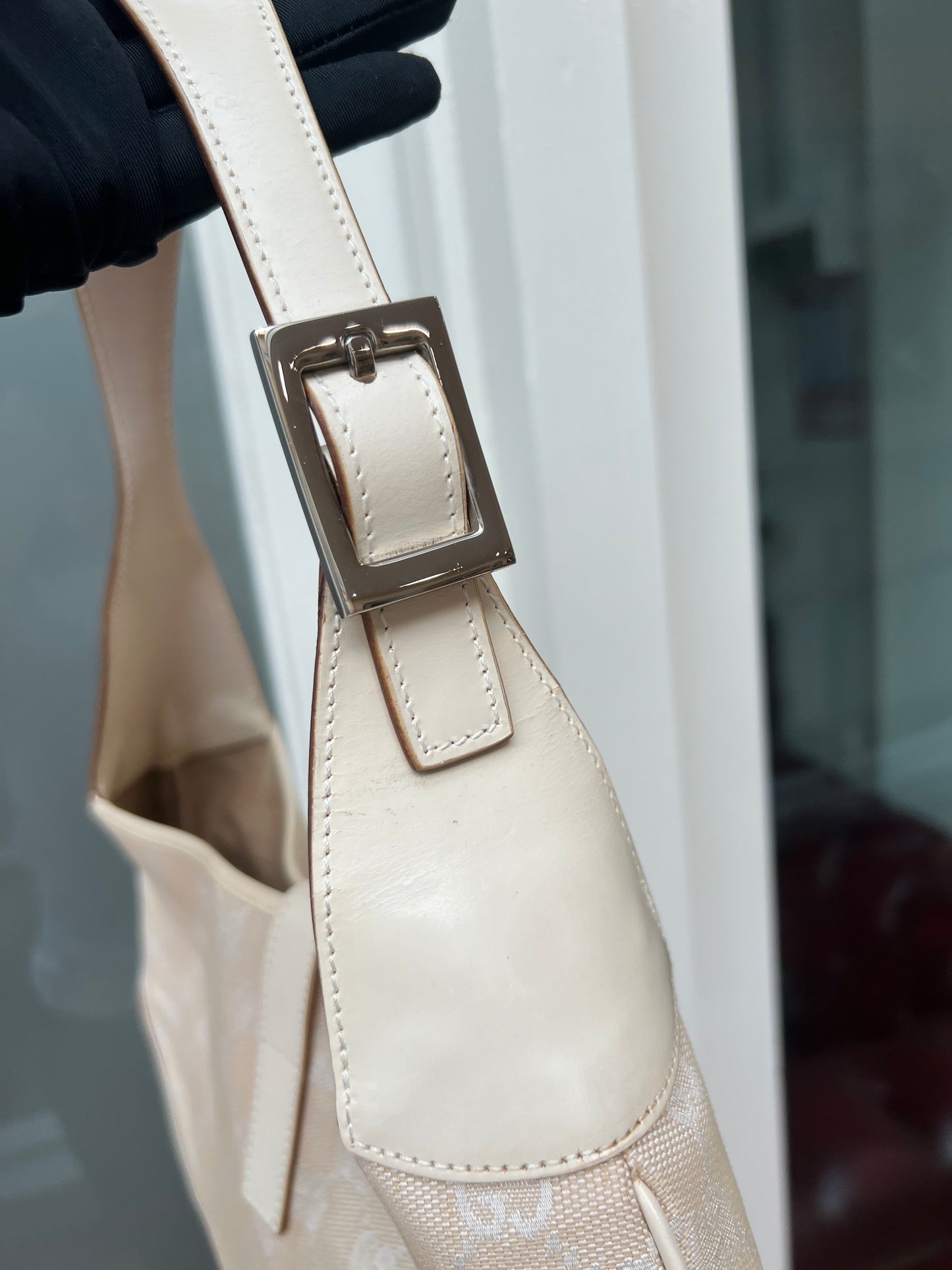 Pre-loved Gucci ivory white GG Canvas and Leather Jackie O Hobo