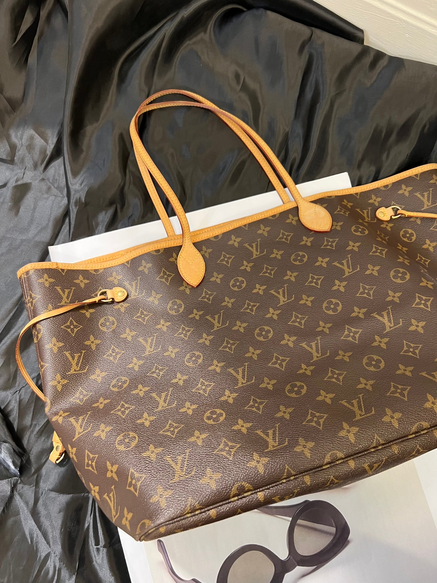 Pre-loved Louis Vuitton Neverfull Leather Tote GM Monogram