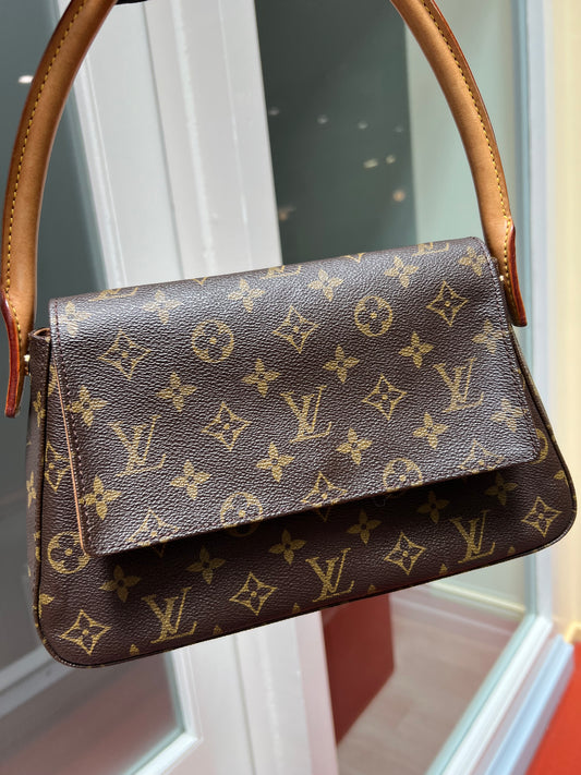 Pre-loved Louis Vuitton Looping PM Handbag Monogram 2002