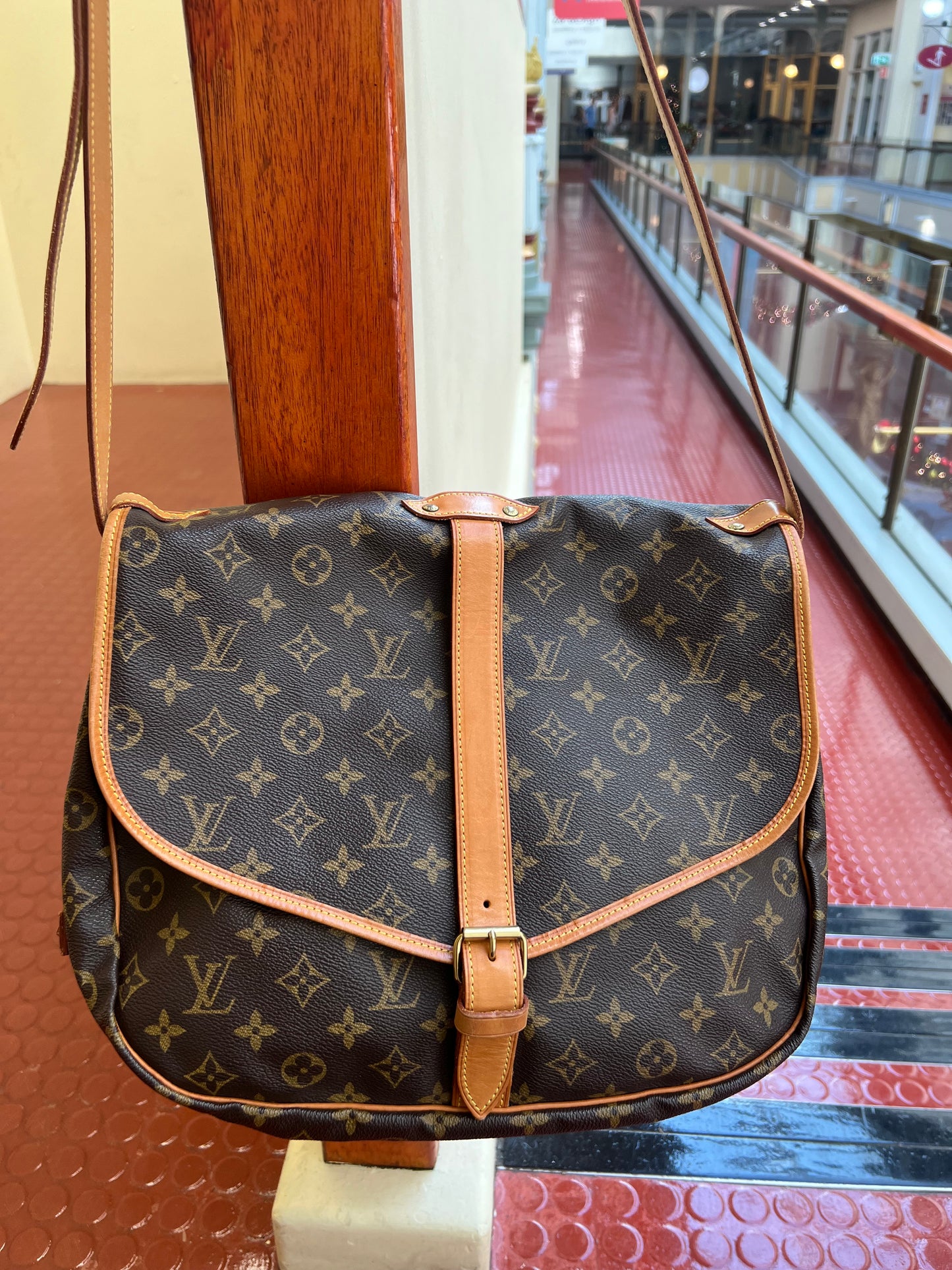 Pre-loved Louis Vuitton Monogram Saumur Crossbody Bag GM 1998