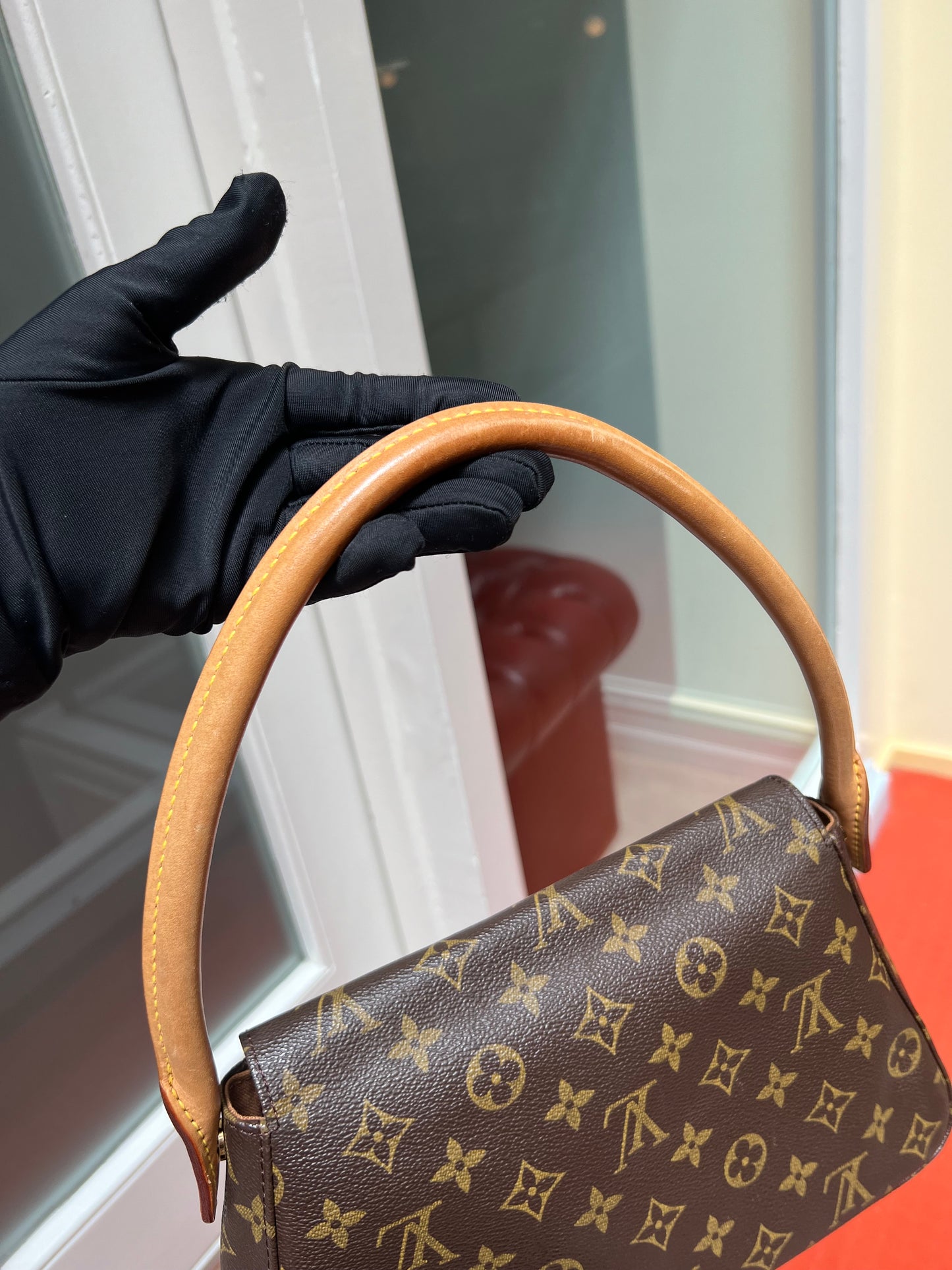 Pre-loved Louis Vuitton Looping PM Handbag Monogram 2002