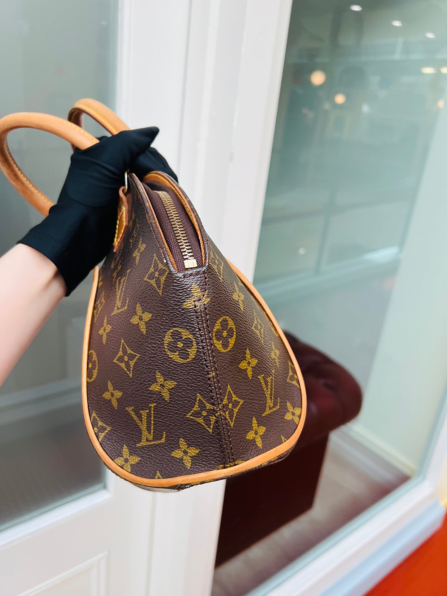 Pre-loved Louis Vuitton Vintage Ellipse PM Monogram Handbag 1998
