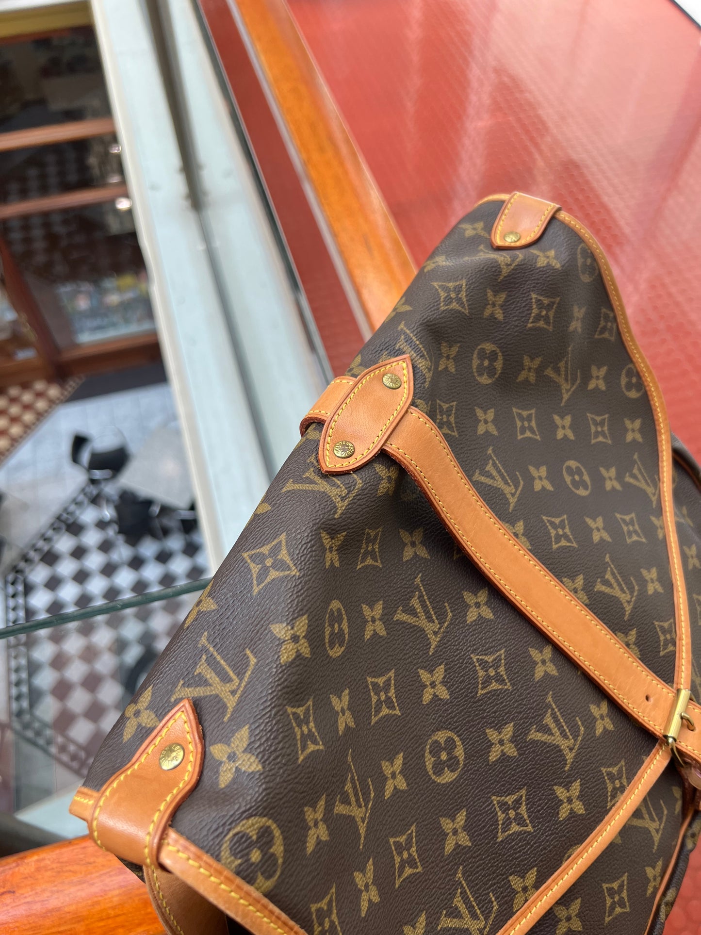 Pre-loved Louis Vuitton Monogram Saumur Crossbody Bag GM 1998