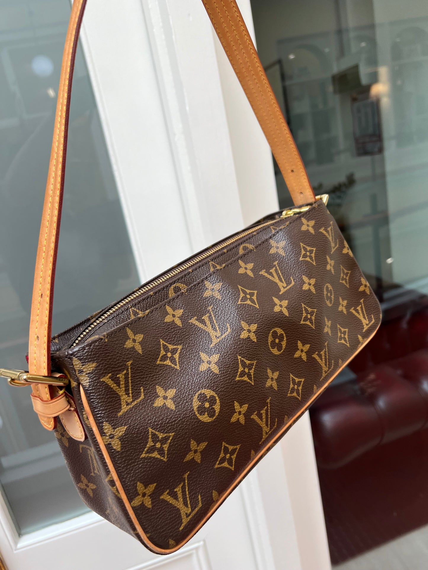 Pre-owned Louis Vuitton Viva Cite Handbag Brown Monogram 2006