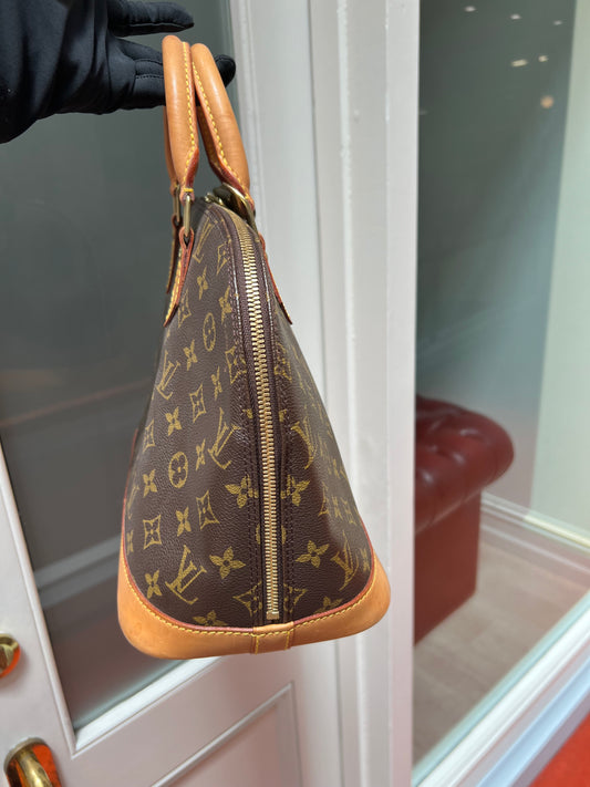 Pre-loved Louis Vuitton Alma Leather Handbag PM 32cm 1999