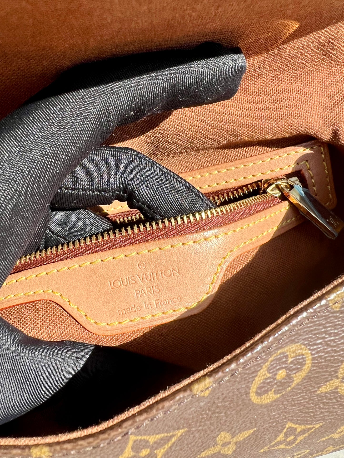 Pre-loved Louis Vuitton Looping PM Handbag Monogram 2003