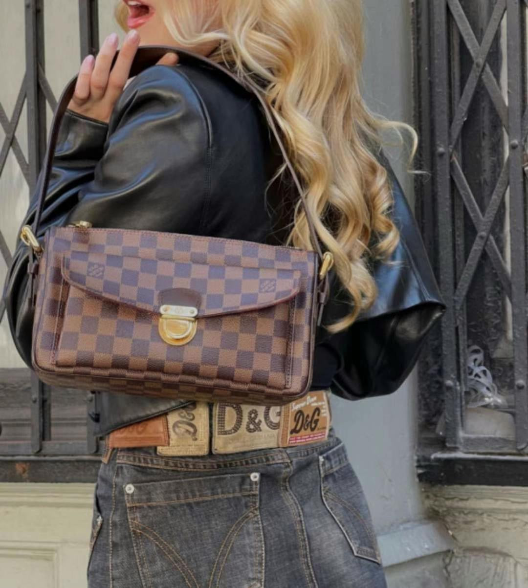 Pre-loved Louis Vuitton Ravello Leather shoulderbag 2005