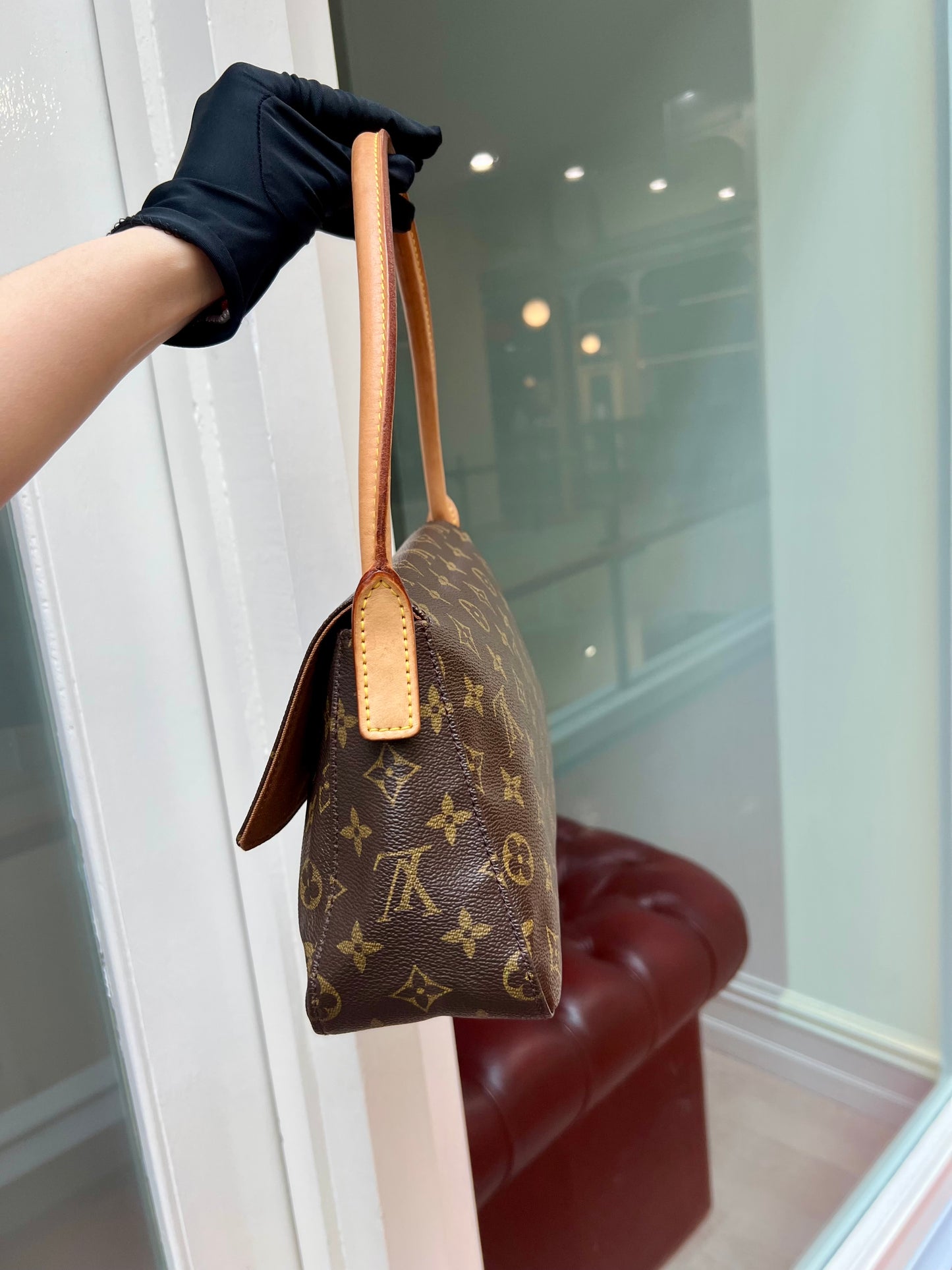 Pre-loved Louis Vuitton Looping PM Handbag Monogram 2003