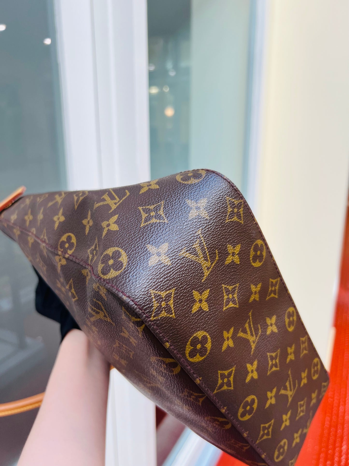 Pre-loved Louis Vuitton Looping Leather Handbag Monogram GM 2001