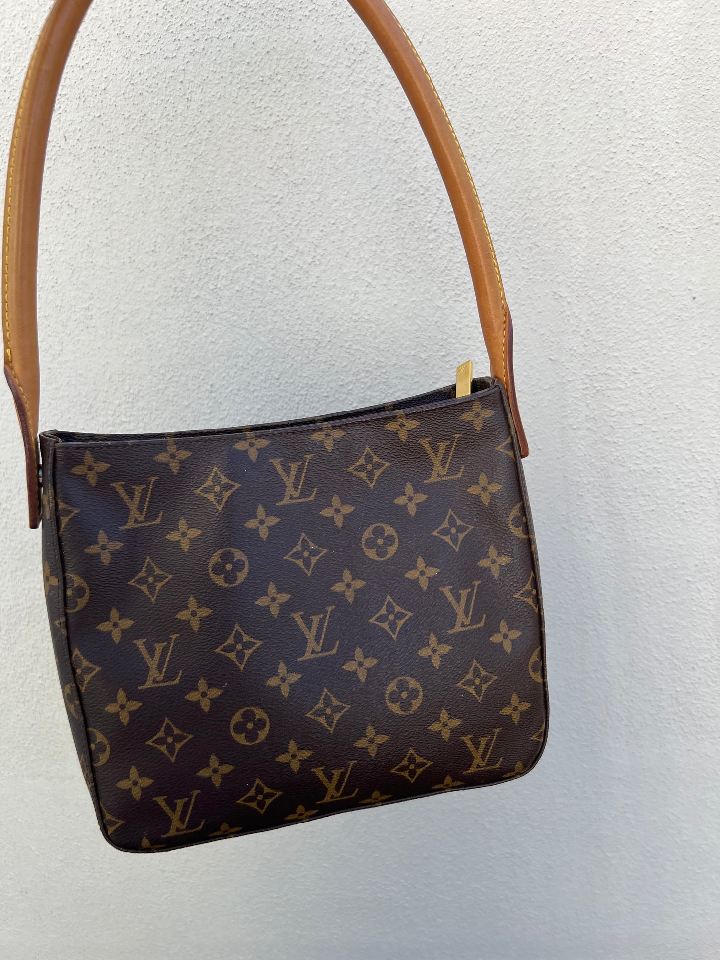 Pre-loved Louis Vuitton Looping Leather Handbag Monogram 2003