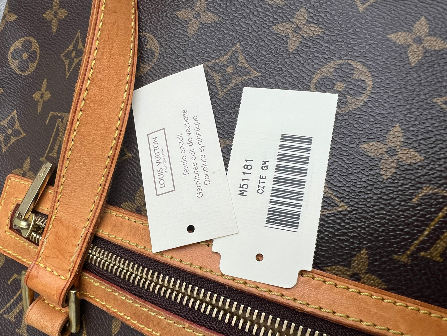 Pre-loved LOUIS VUITTON
Monogram Cite GM Bag 2003