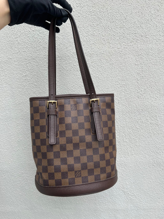 Pre-loved Louis Vuitton Damier Ebene Canvas Marais Bucket Bag 2001