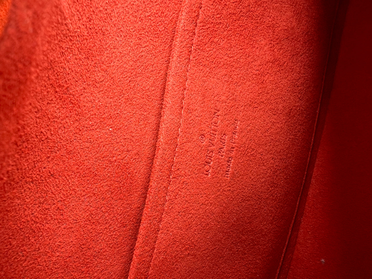 Pre-loved Louis Vuitton
Damier Ebène Recoleta Shoulder Bag 2004