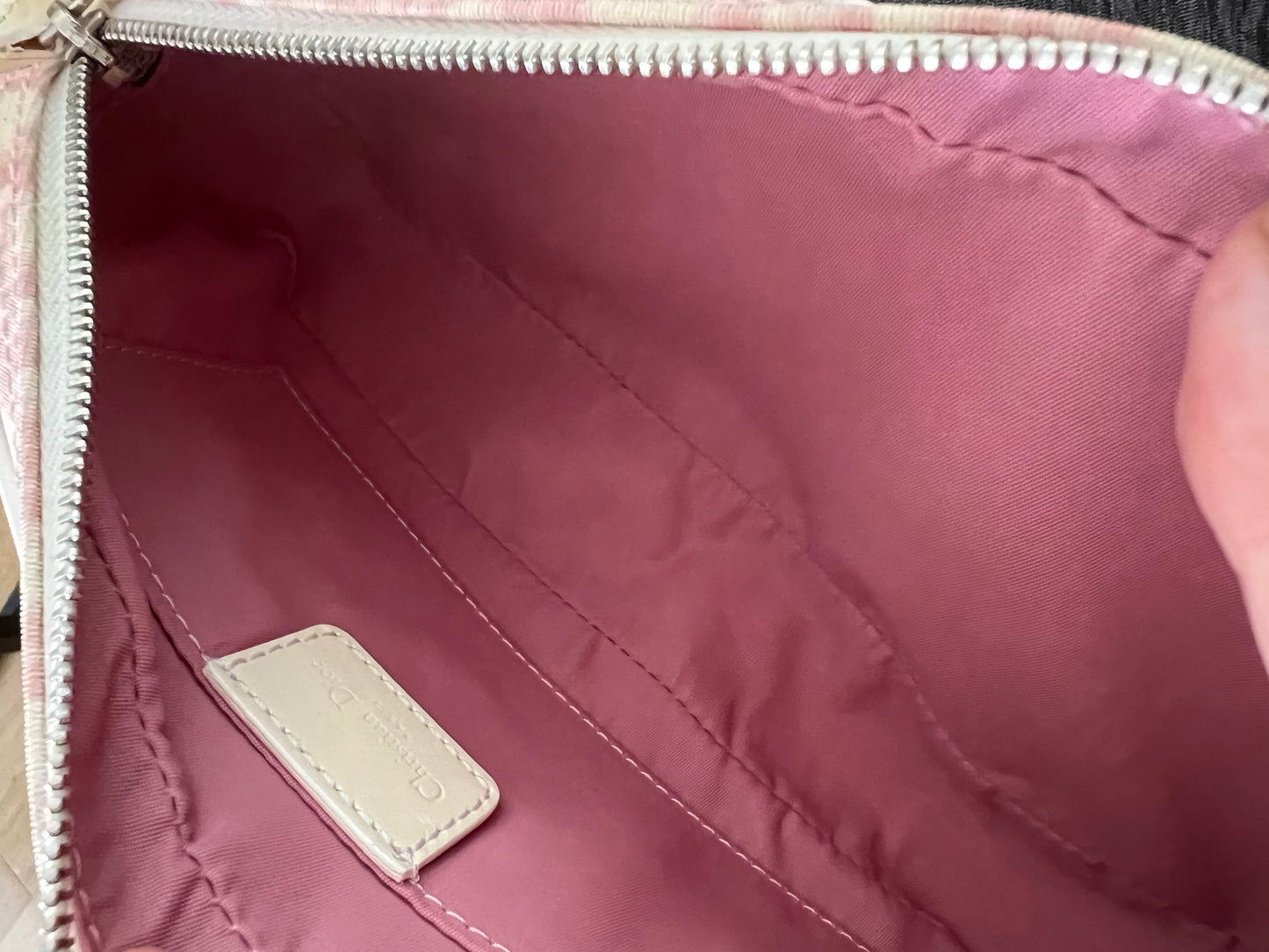 Pre-loved Christian Dior Sacs
A Main Trotter Toile Monogramme Oblique Pochette 2004