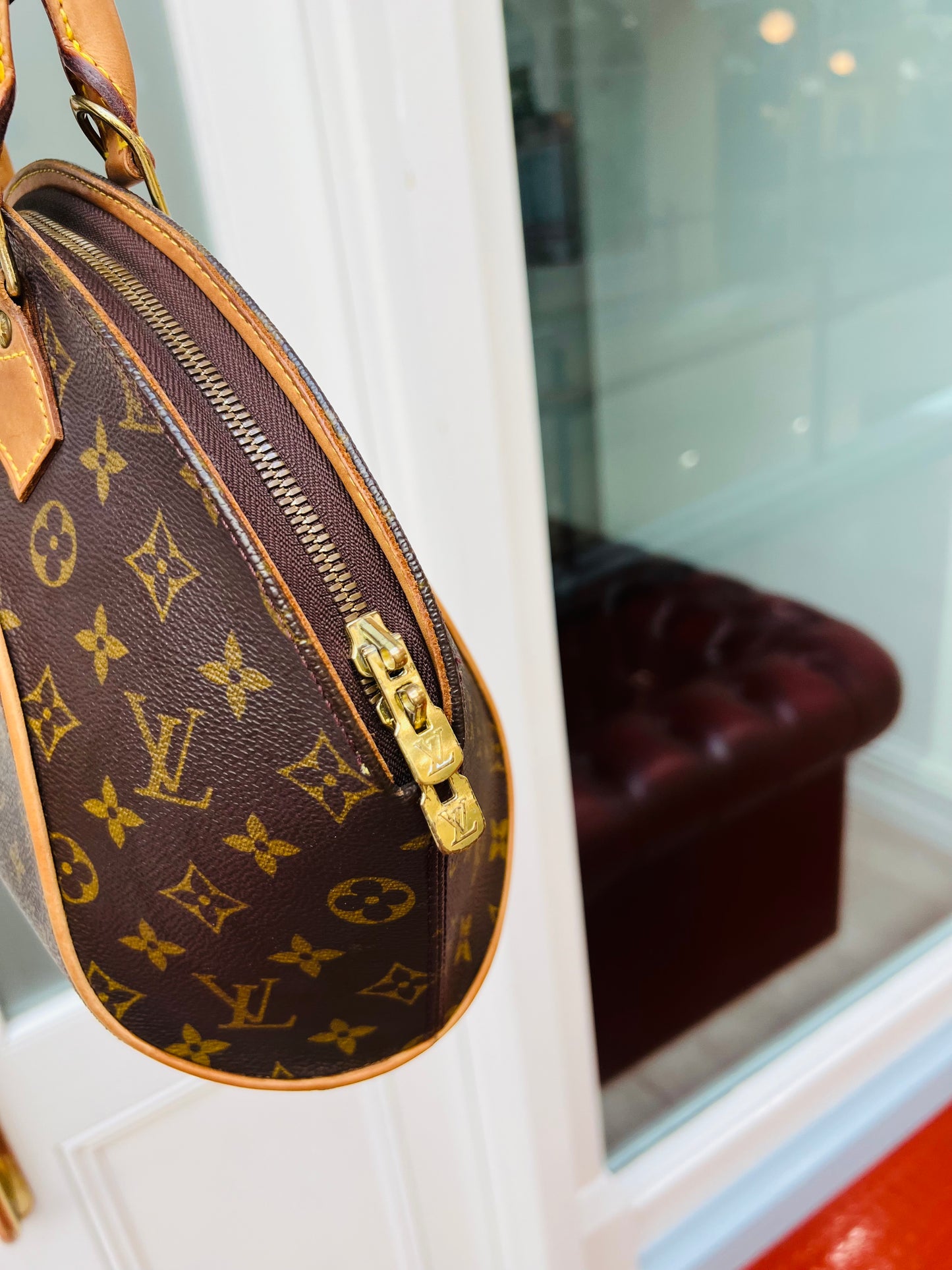Pre-loved Louis Vuitton Vintage Ellipse PM Monogram Handbag 1998
