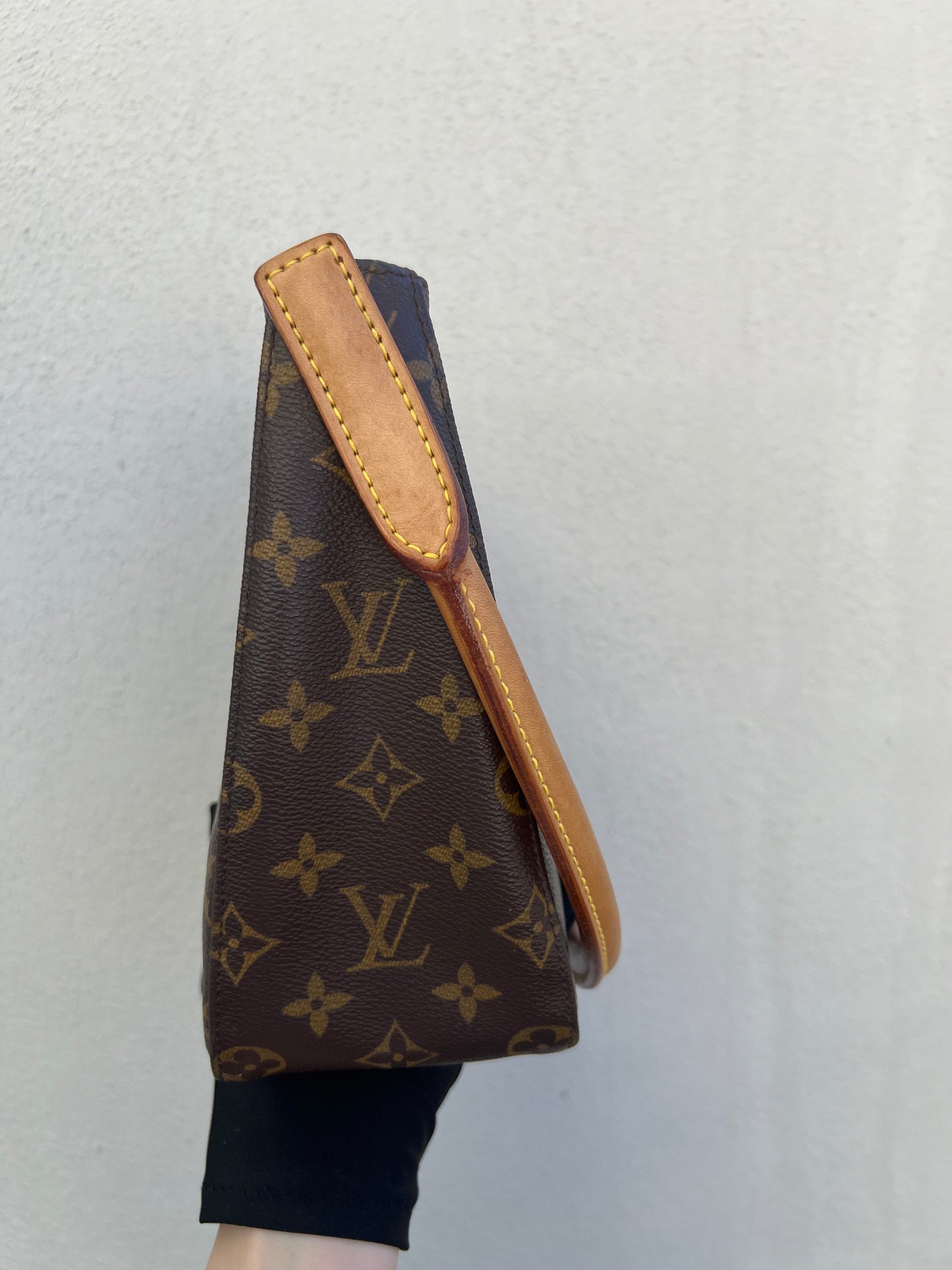 Pre-loved Louis Vuitton Looping Leather Handbag Monogram 2003