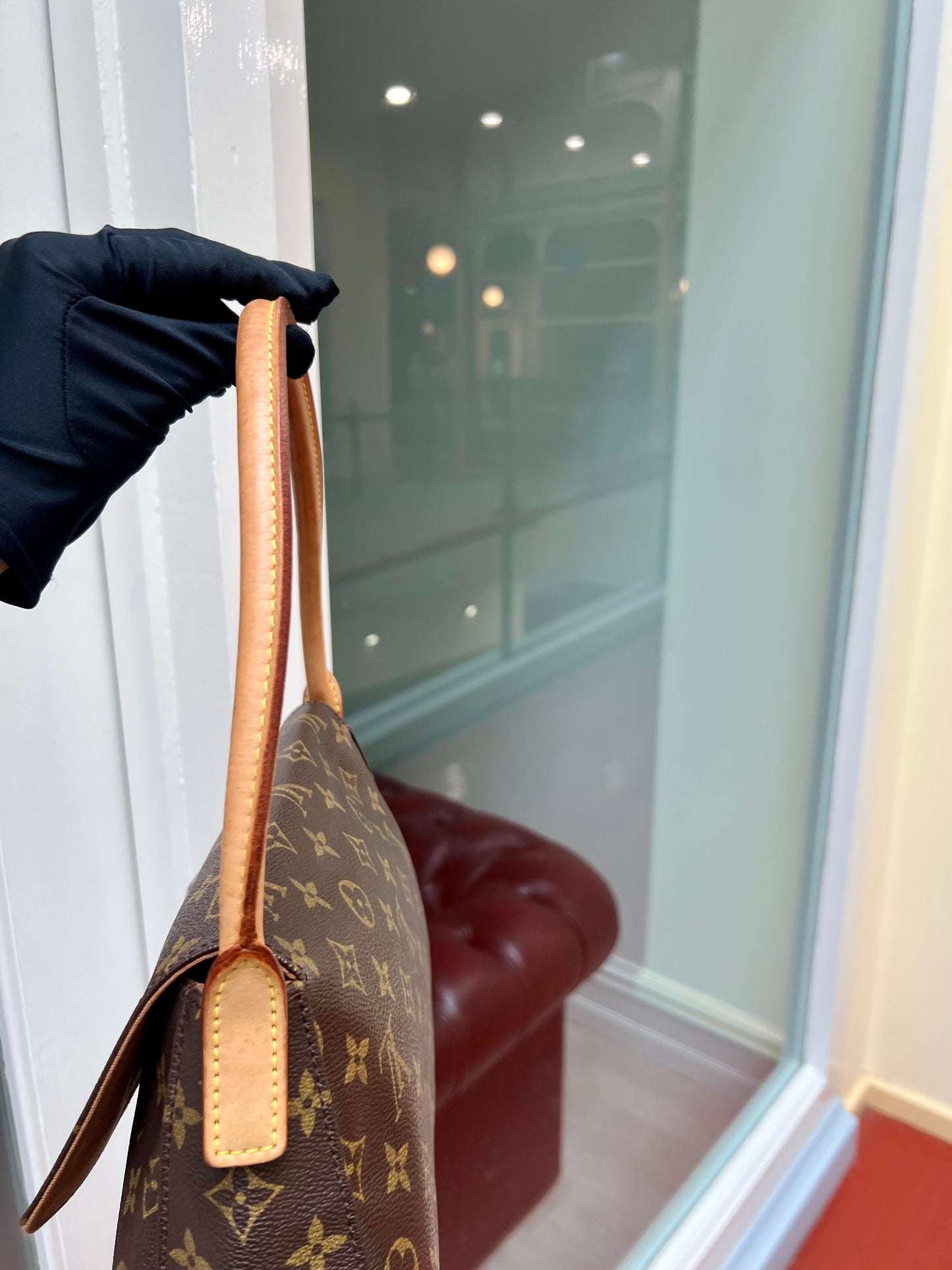 Pre-loved Louis Vuitton Looping PM Handbag Monogram 2003