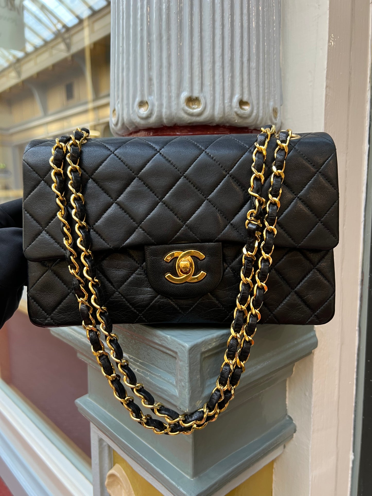 Pre-loved Chanel Vintage Classic Double Flat Leather crossbody Bag 23cm Black