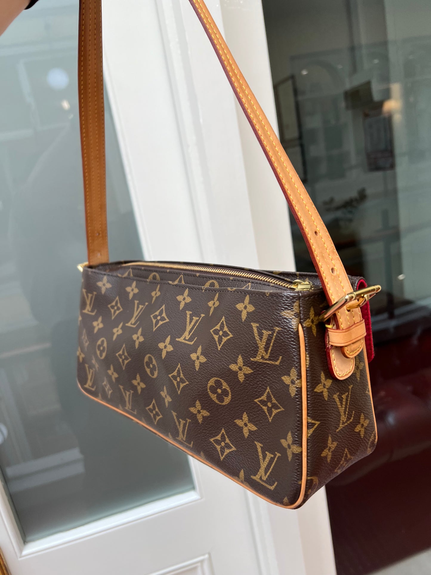 Pre-owned Louis Vuitton Viva Cite Handbag Brown Monogram 2006