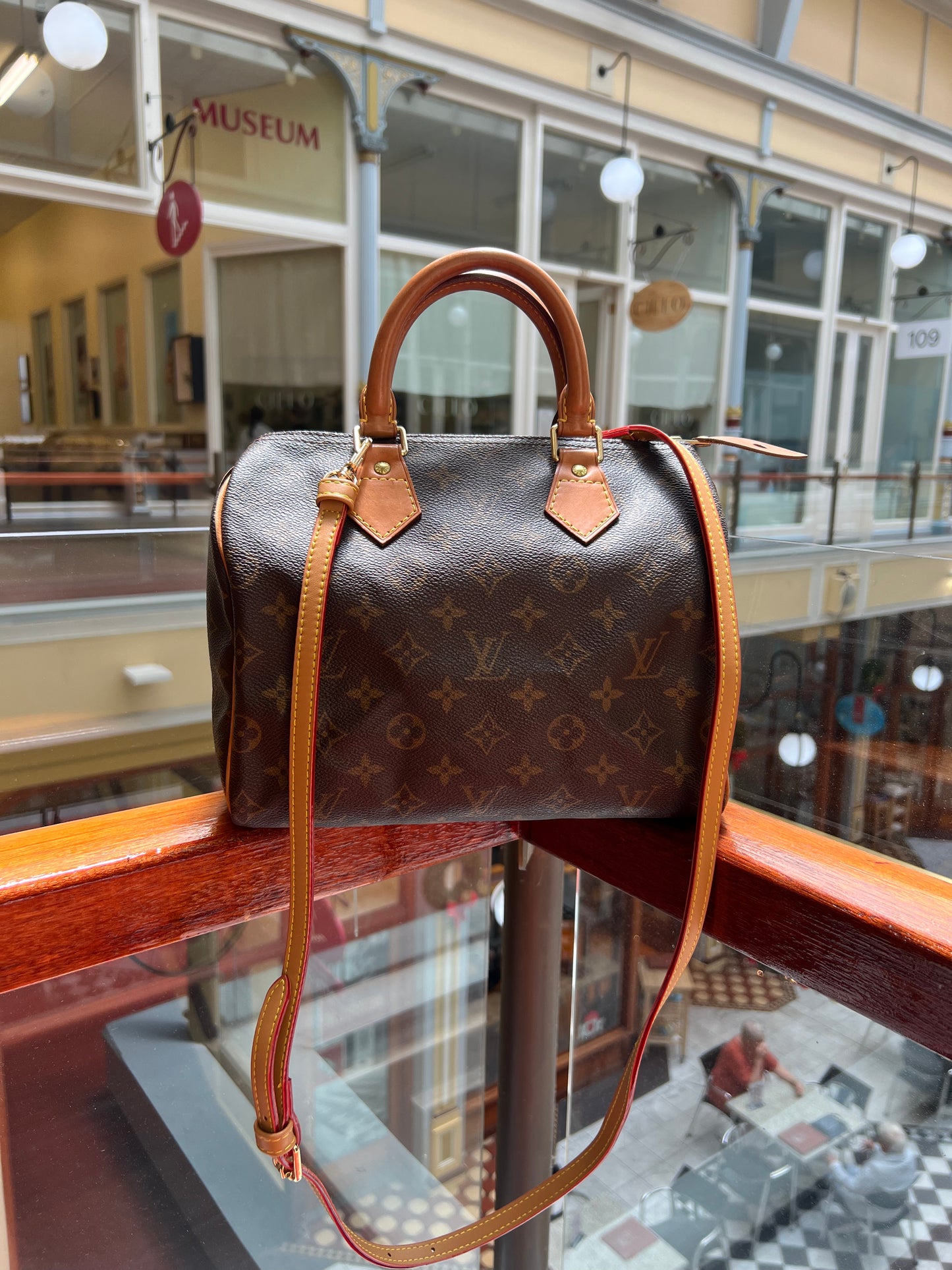 Pre-loved Louis Vuitton Speedy 25 Handbag Monogram 1999