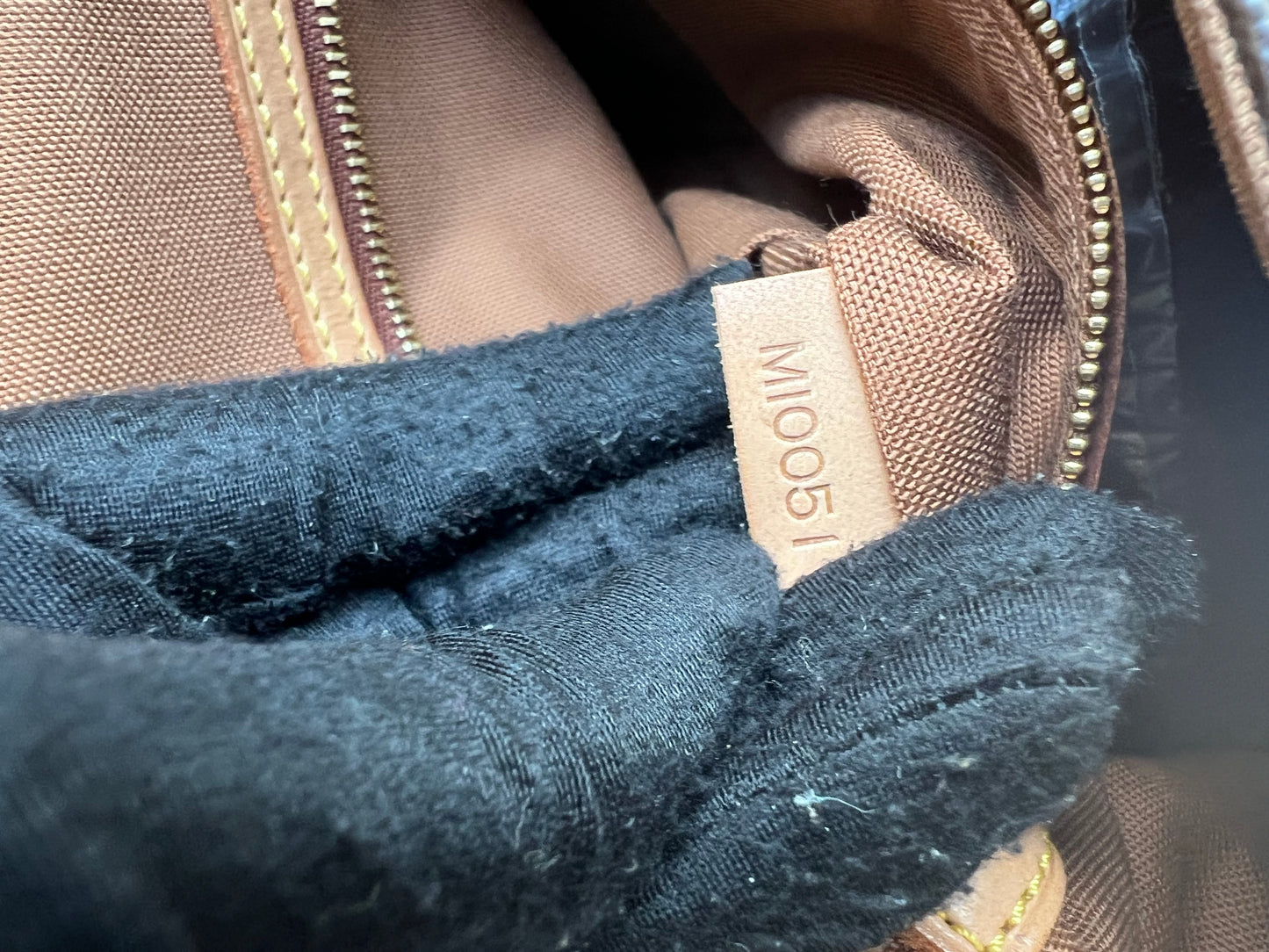 Pre-loved Louis Vuitton Looping PM Handbag Monogram 2001