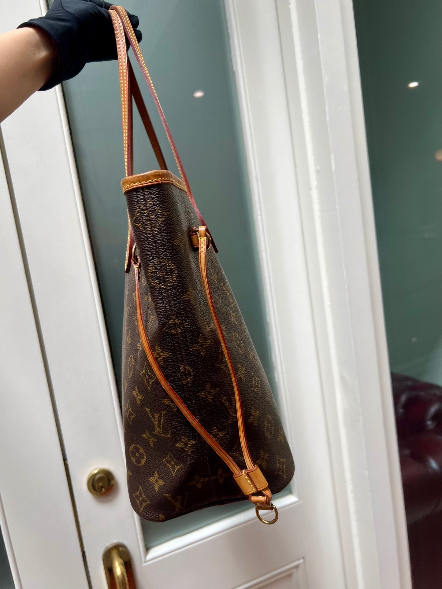 Pre-loved Louis Vuitton Neverfull Leather Tote MM Monogram