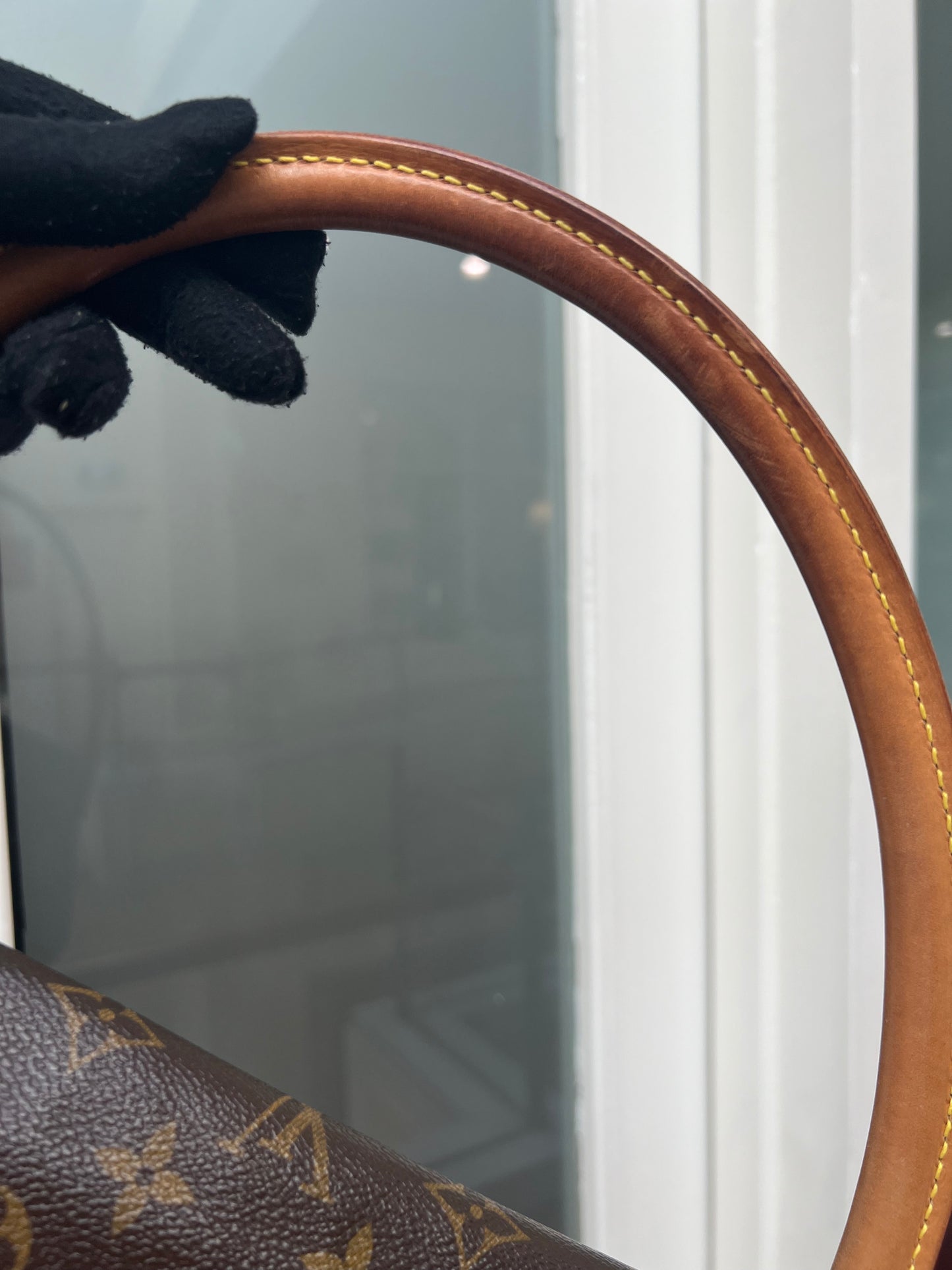 Pre-loved Louis Vuitton Looping PM Handbag Monogram 2001