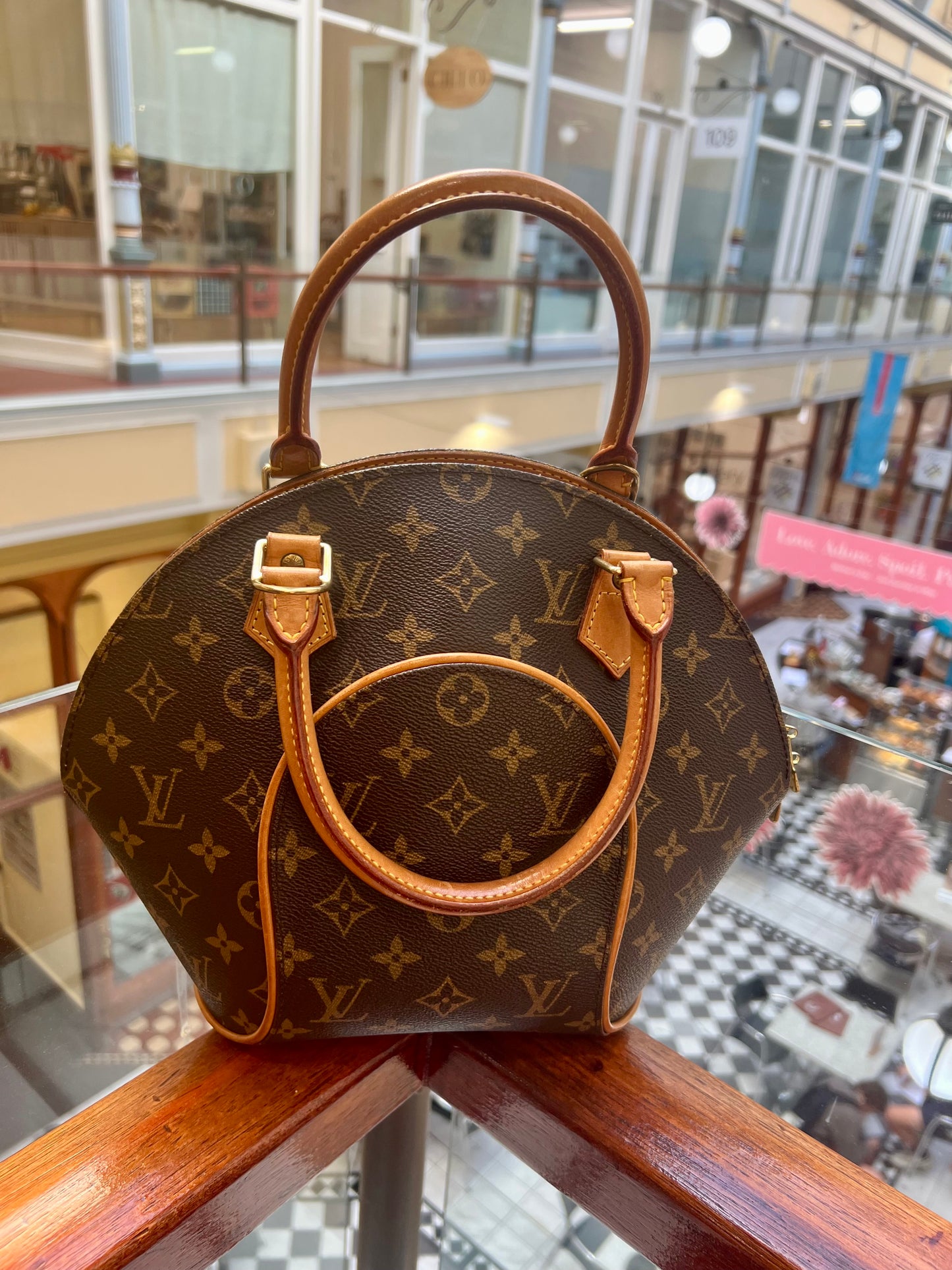 Pre-loved Louis Vuitton Vintage Ellipse Cloth Handbag PM Monogram 1997