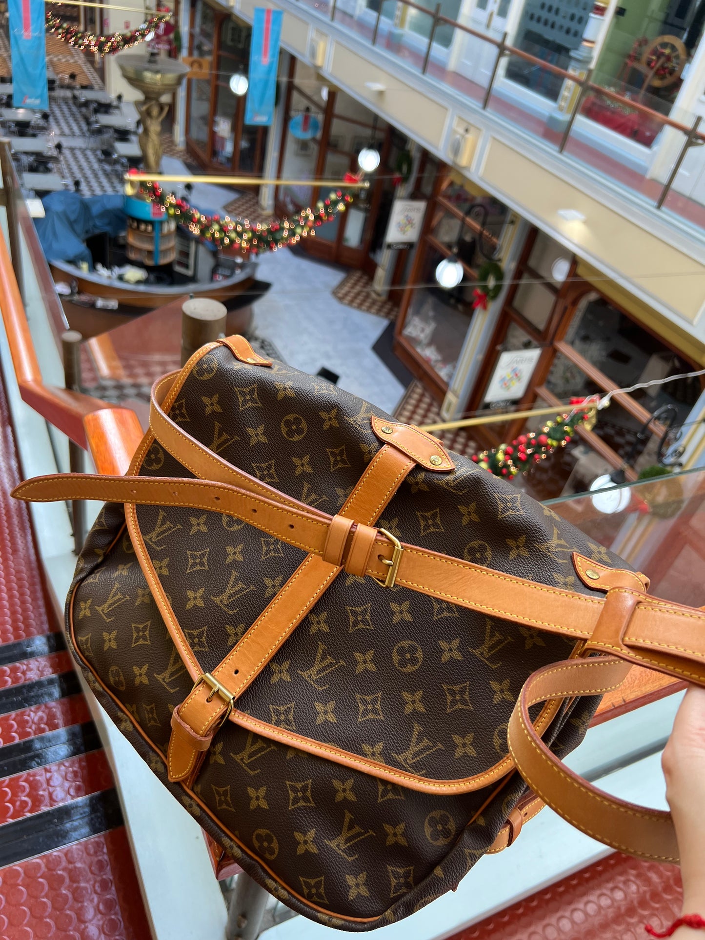 Pre-loved Louis Vuitton Monogram Saumur Crossbody Bag GM 1998
