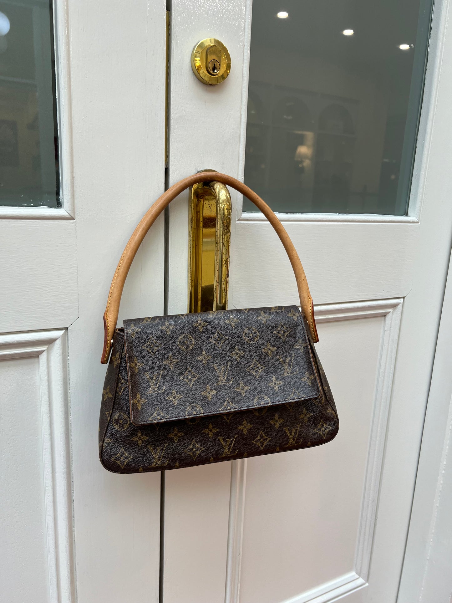 Pre-loved Louis Vuitton Looping PM Handbag Monogram 2003