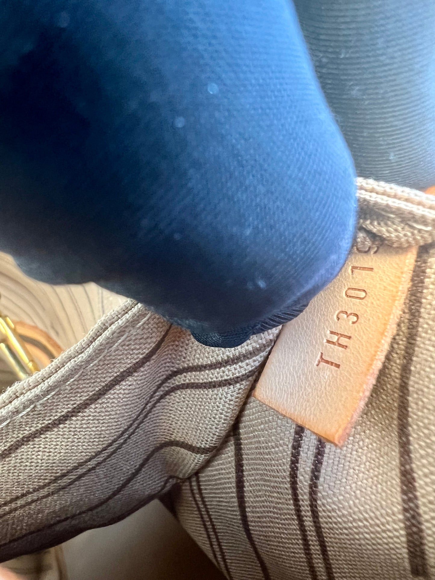 Pre-loved Louis Vuitton Neverfull Leather Tote GM Monogram 2009