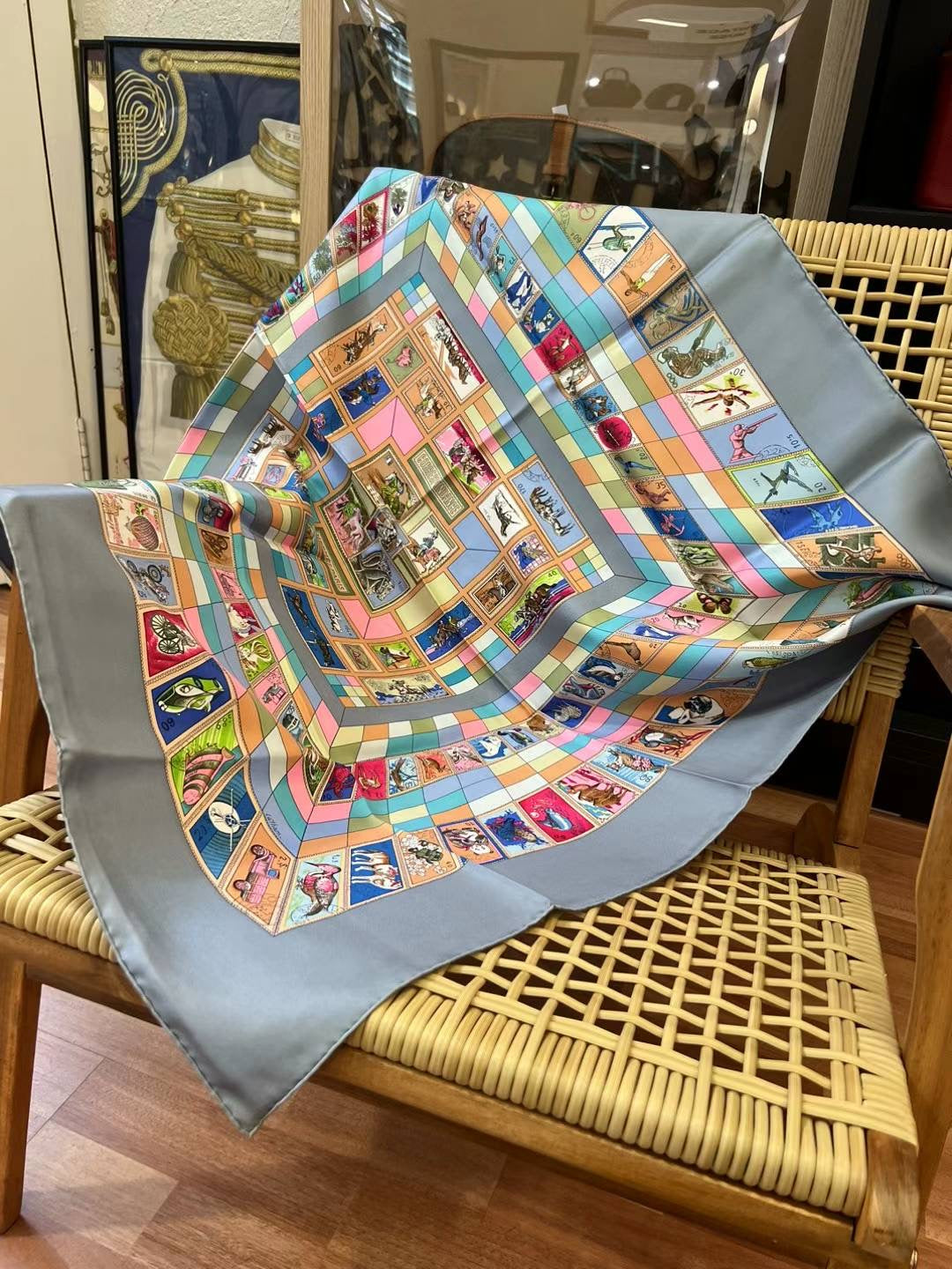 Pre-owen Vintage Correspondence Hermès
Scraf By Caty Latham 100% Silk Twill