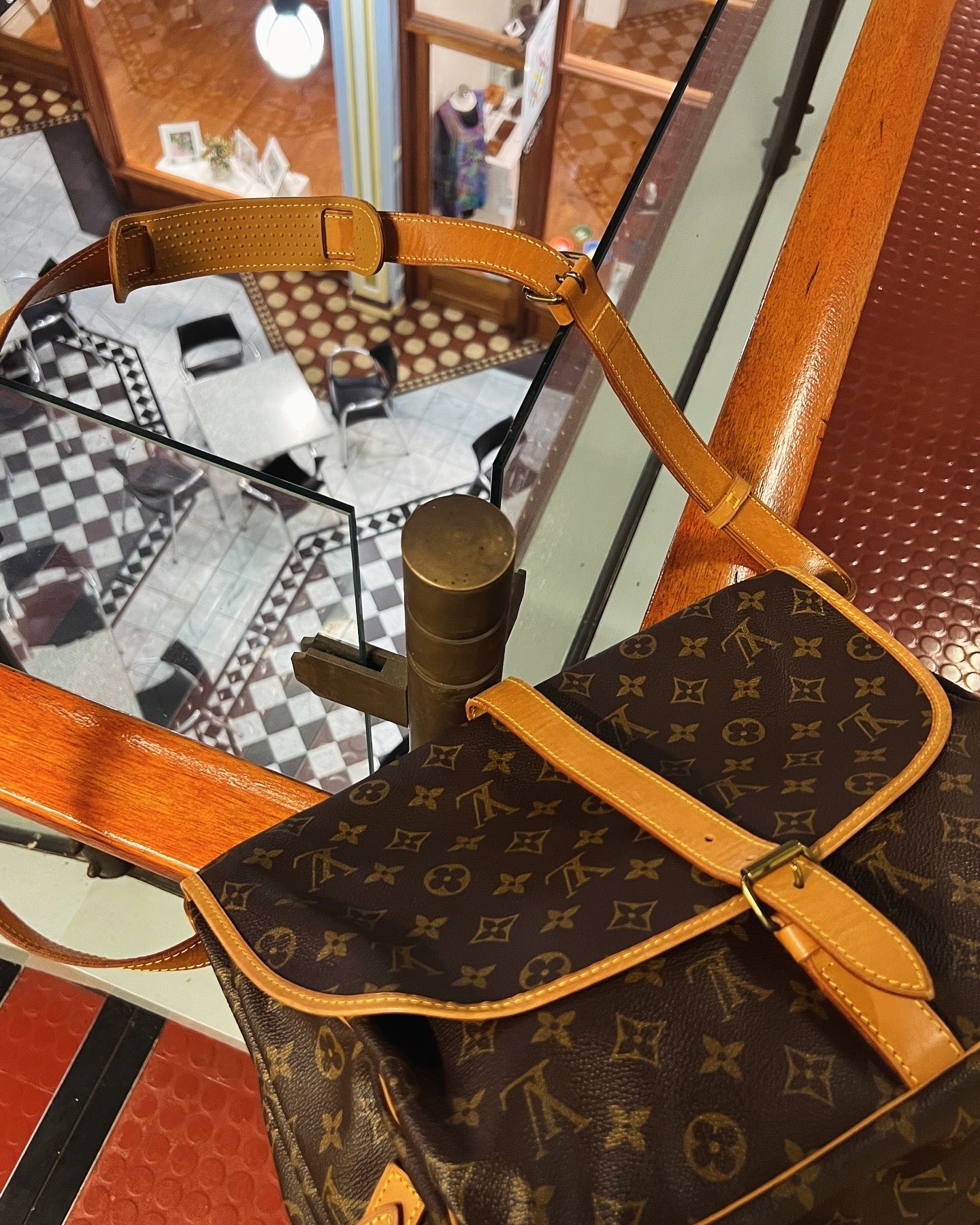 Pre-loved Louis Vuitton Monogram Saumur Crossbody Bag GM 90s