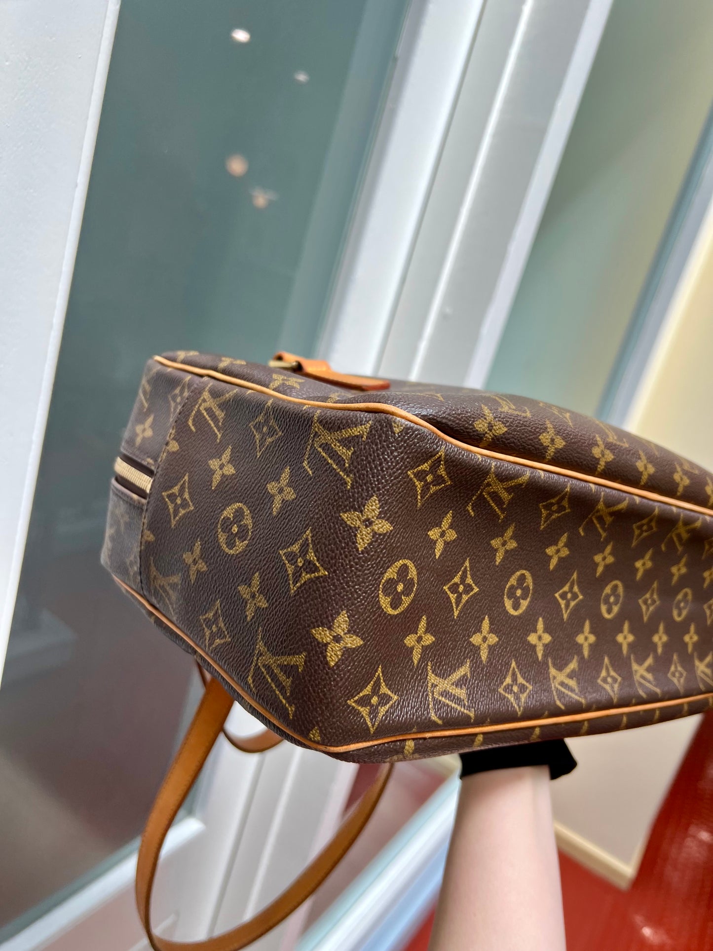 Pre-loved LOUIS VUITTON
Monogram Cite GM Bag 2003