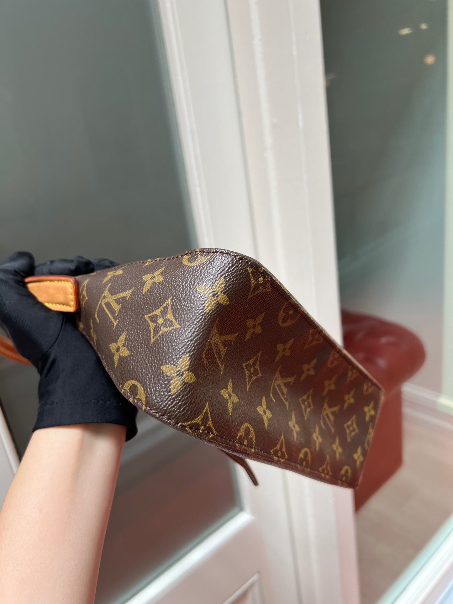 Pre-loved Louis Vuitton Looping PM Handbag Monogram 2002