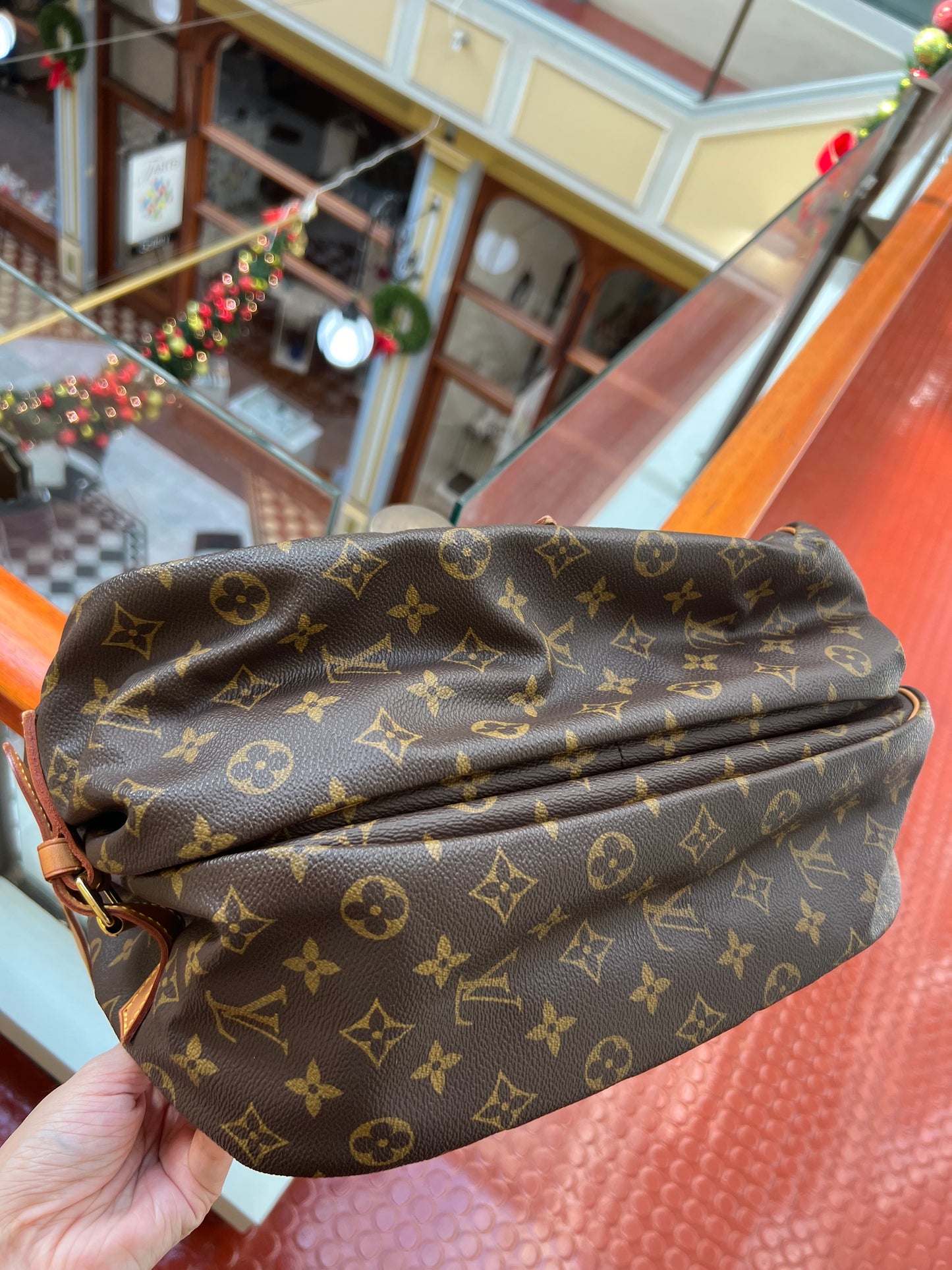 Pre-loved Louis Vuitton Monogram Saumur Crossbody Bag GM 1998