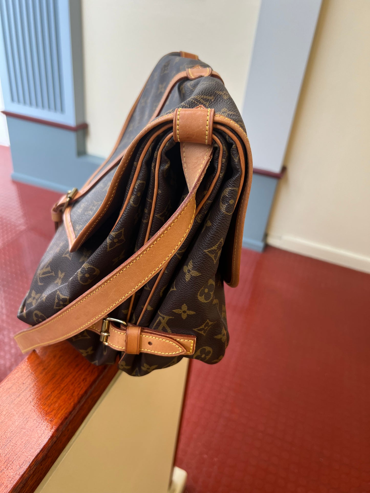 Pre-loved Louis Vuitton Monogram Saumur Crossbody Bag GM 1998