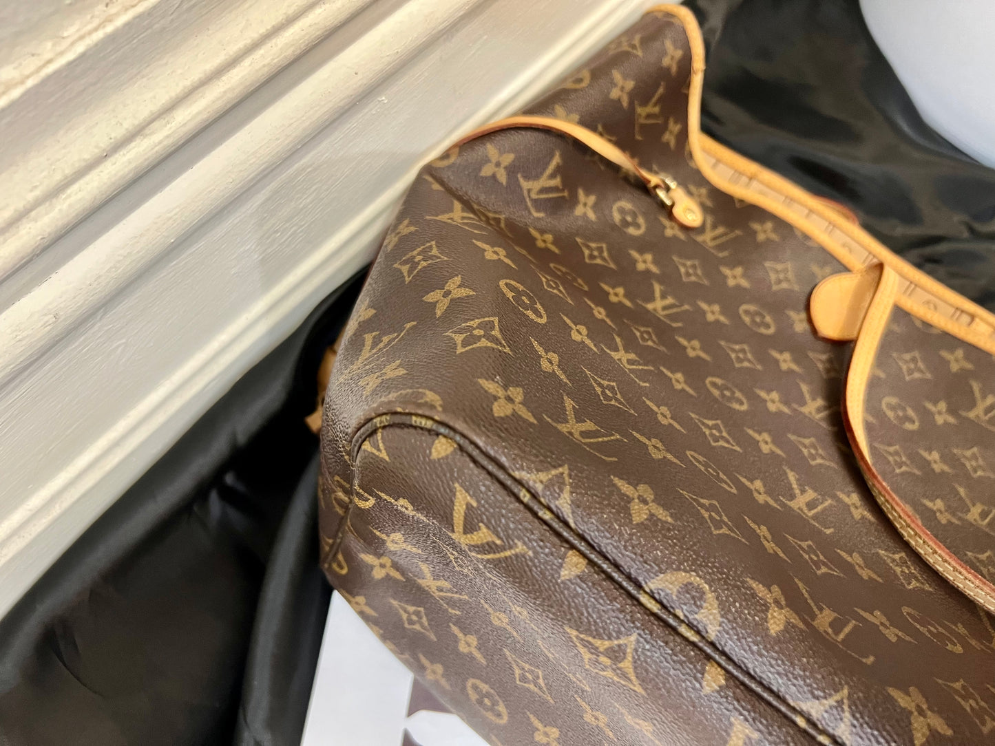 Pre-loved Louis Vuitton Neverfull Leather Tote GM Monogram