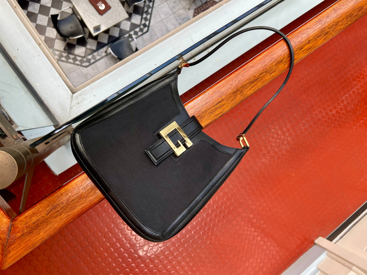 Pre-loved Gucci Canvas logo-appliqué G-plaque Shoulder Bag Black