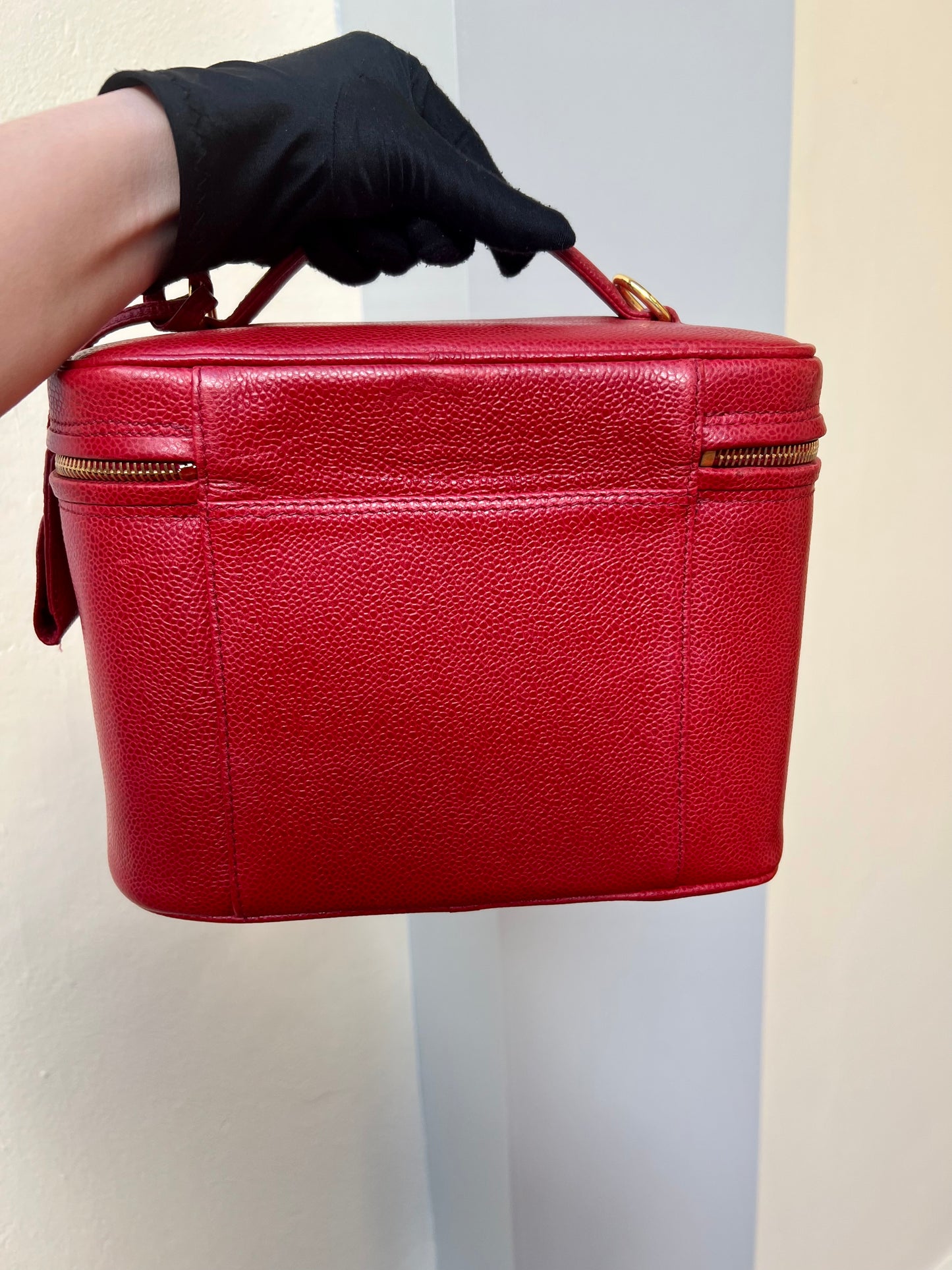 Pre-loved Chanel Vintage CC Caviar Vanity Case Leather Handbag Red