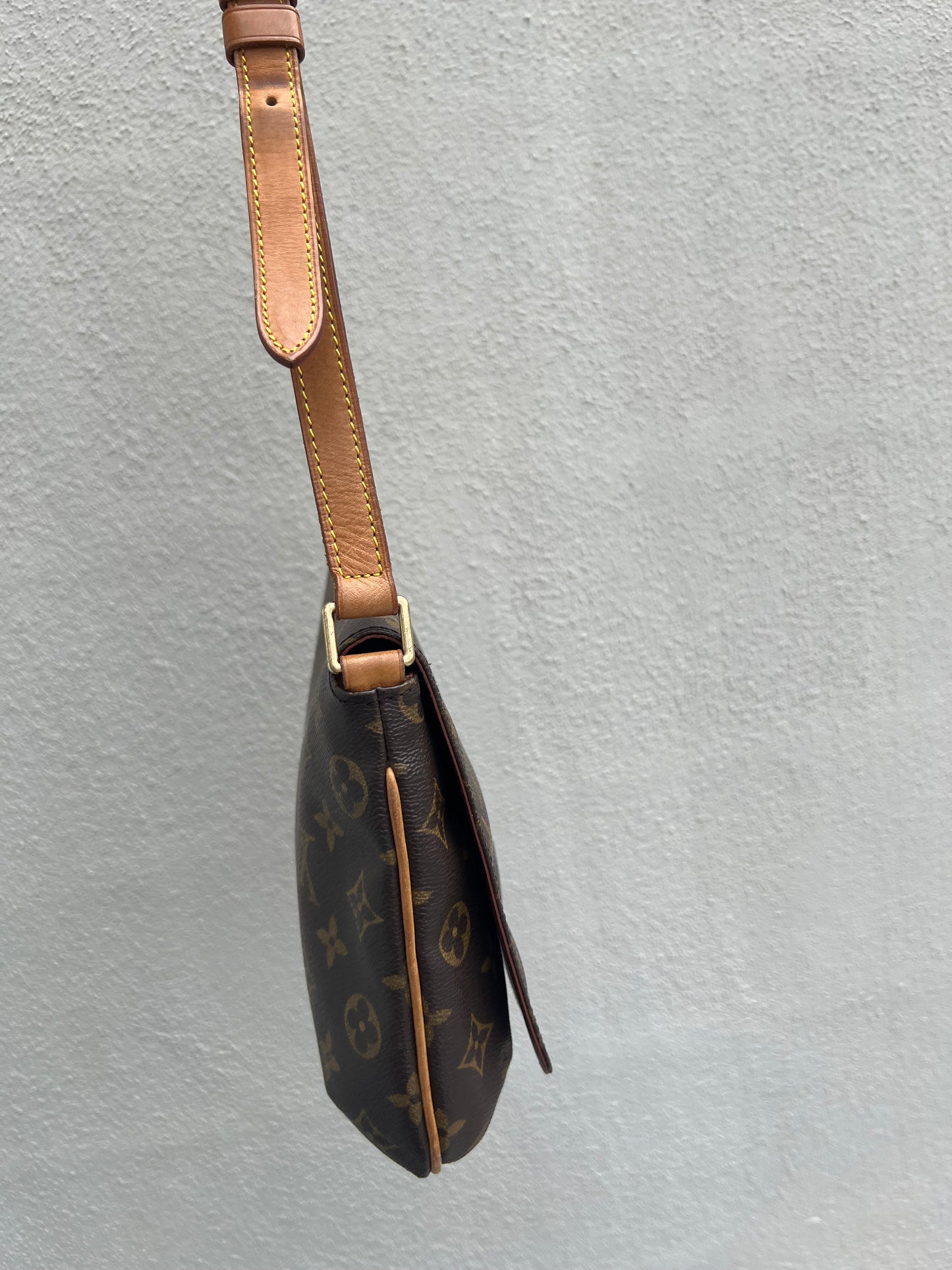 Preloved Louis Vuitton Monogram Canvas Musette Tango Short Strap Shoulder Bag 2001