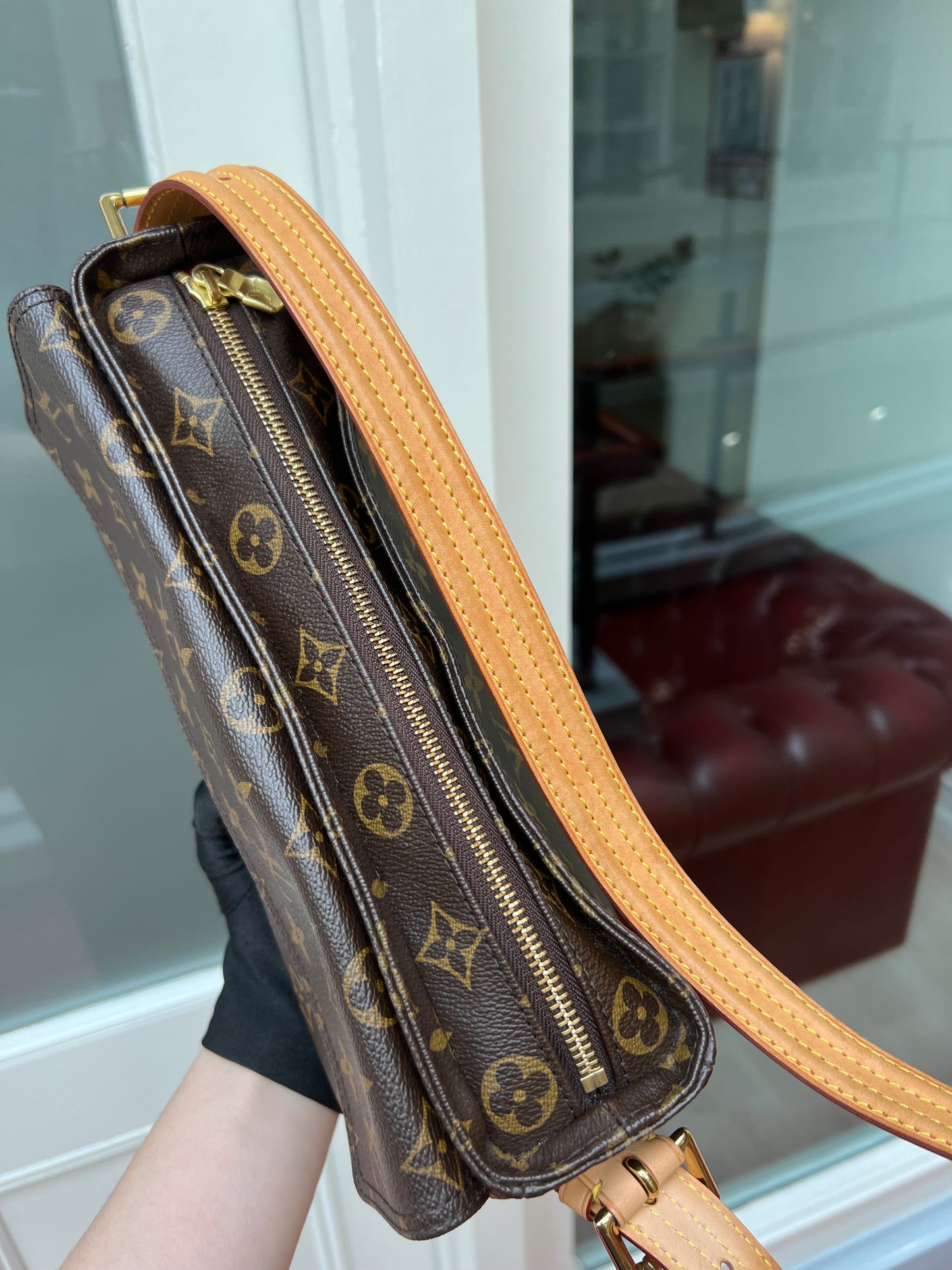 Pre-owned Louis Vuitton Viva Cite Handbag Brown Monogram 2006