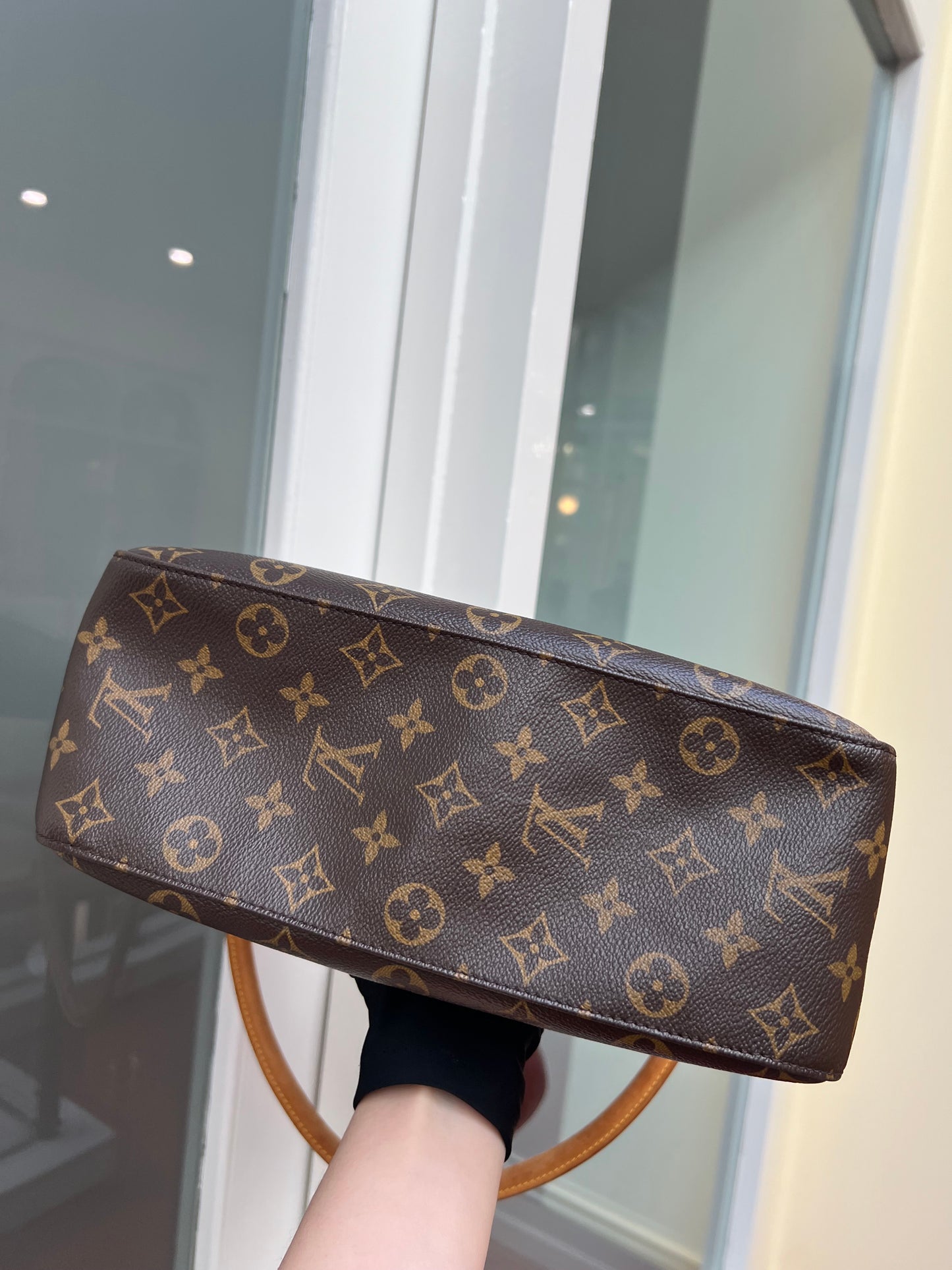 Pre-loved Louis Vuitton Looping Leather Handbag Monogram GM 2004
