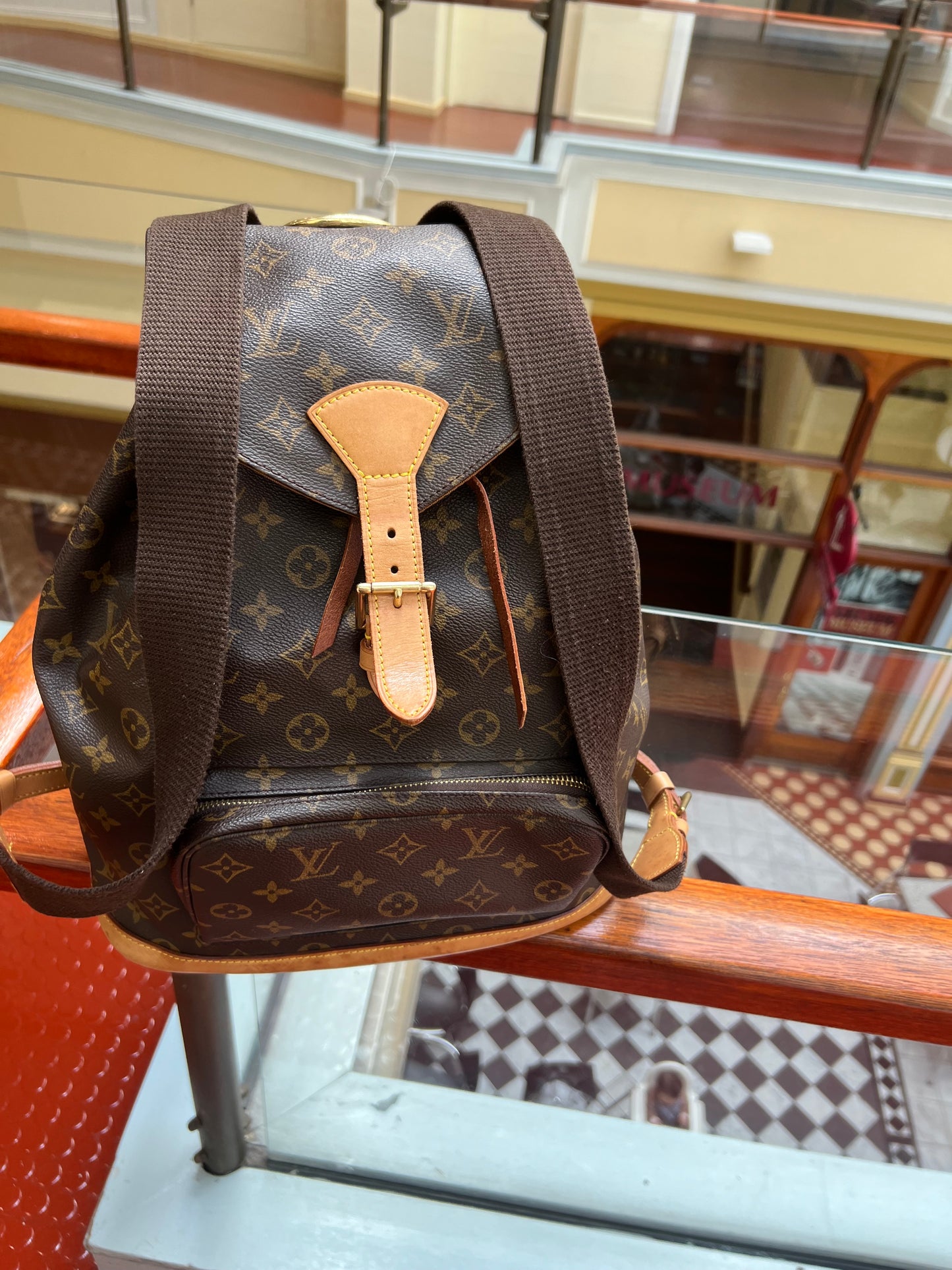 Pre-loved Louis Vuitton Backpack Monogram Montsouris GM Brown Men's Women's 2000