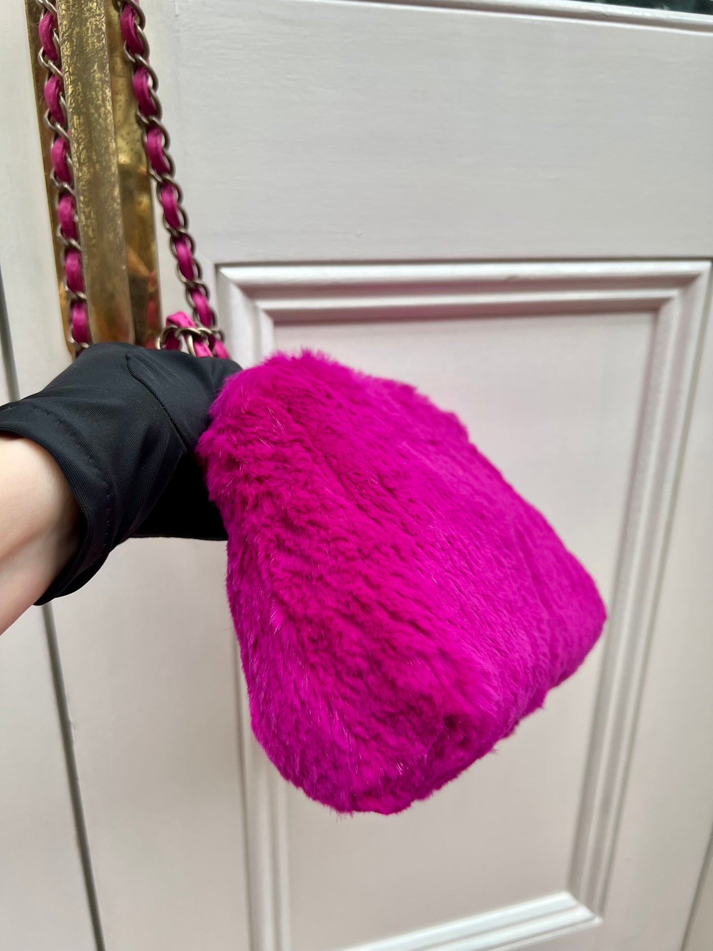 Pre-loved Chanel Fuchsia Pink Rabbit Fur Chain Shoulder Bag