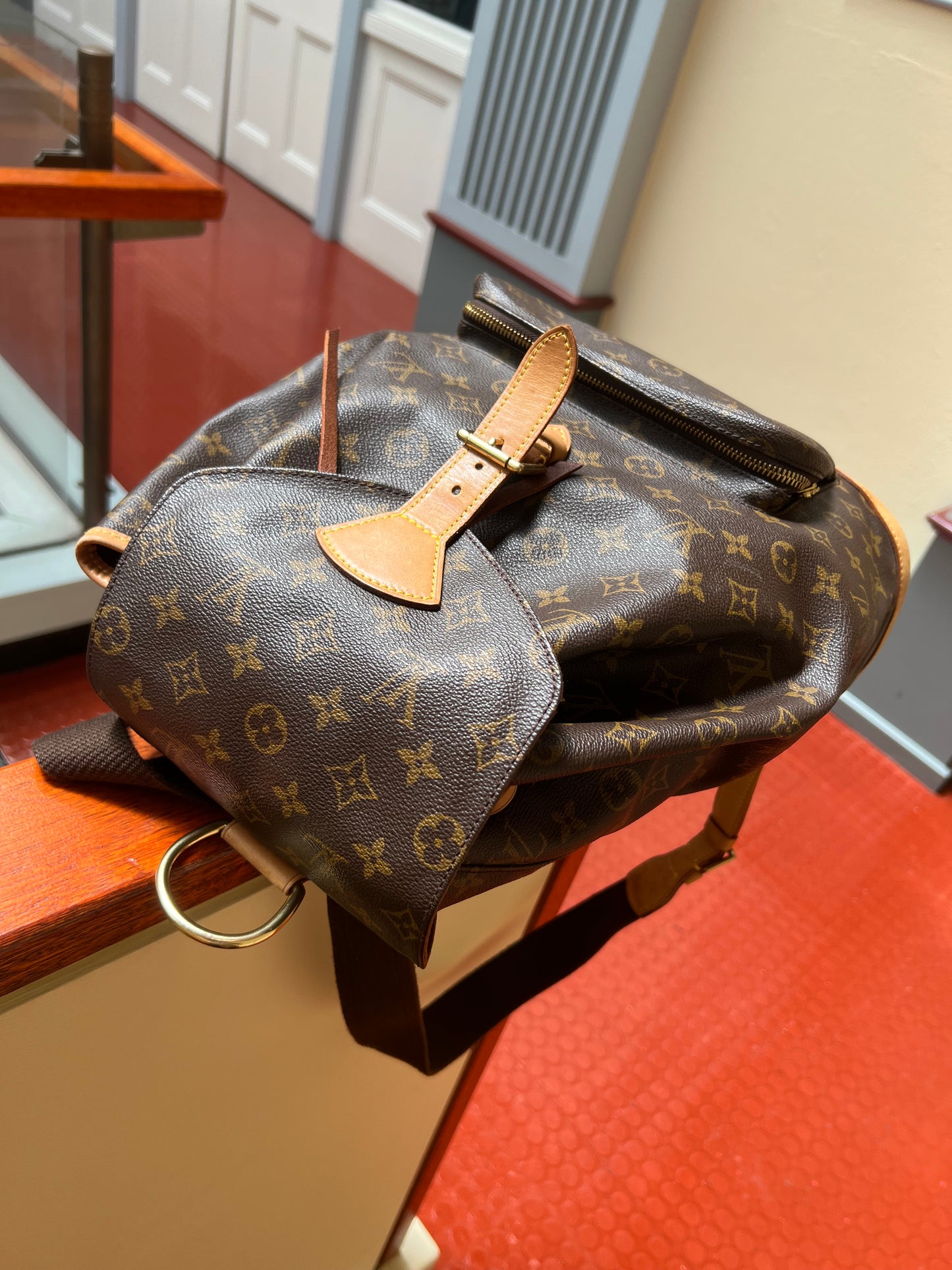 Pre-loved Louis Vuitton Backpack Monogram Montsouris GM Brown Men's Women's 2000