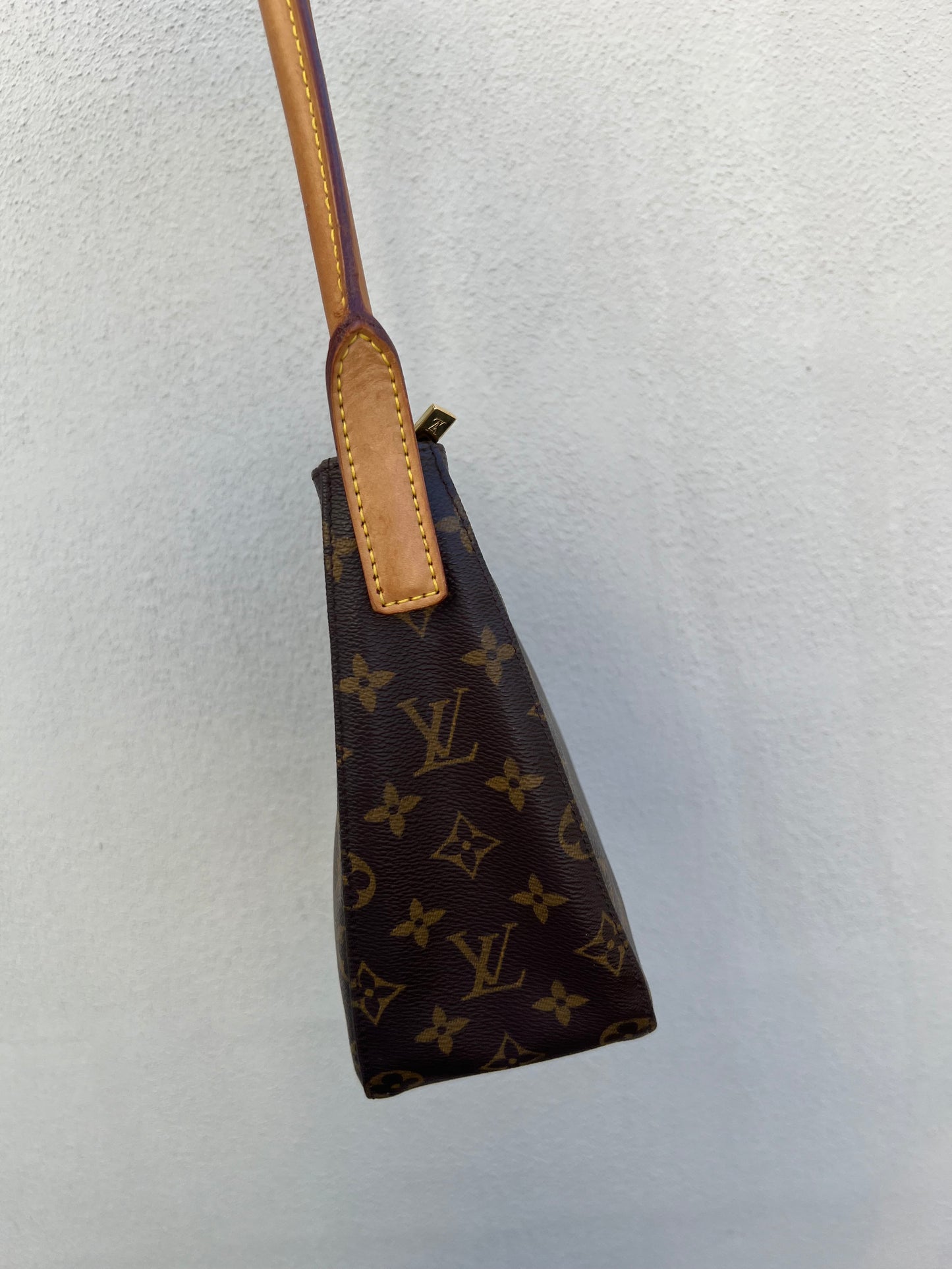 Pre-loved Louis Vuitton Looping Leather Handbag Monogram 2003